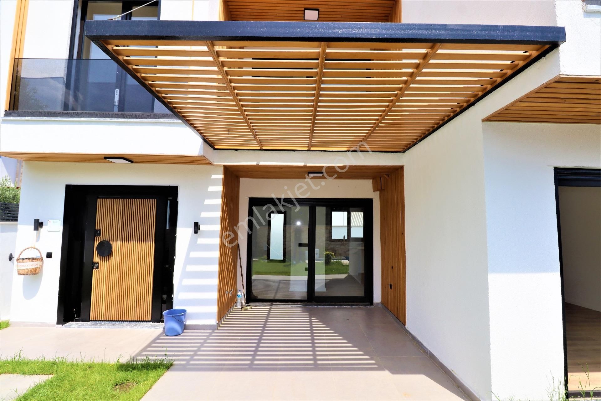 Güre'de Satılık Özel Havuızlu 5+1 Süper Lüks Villa - Görsel 2