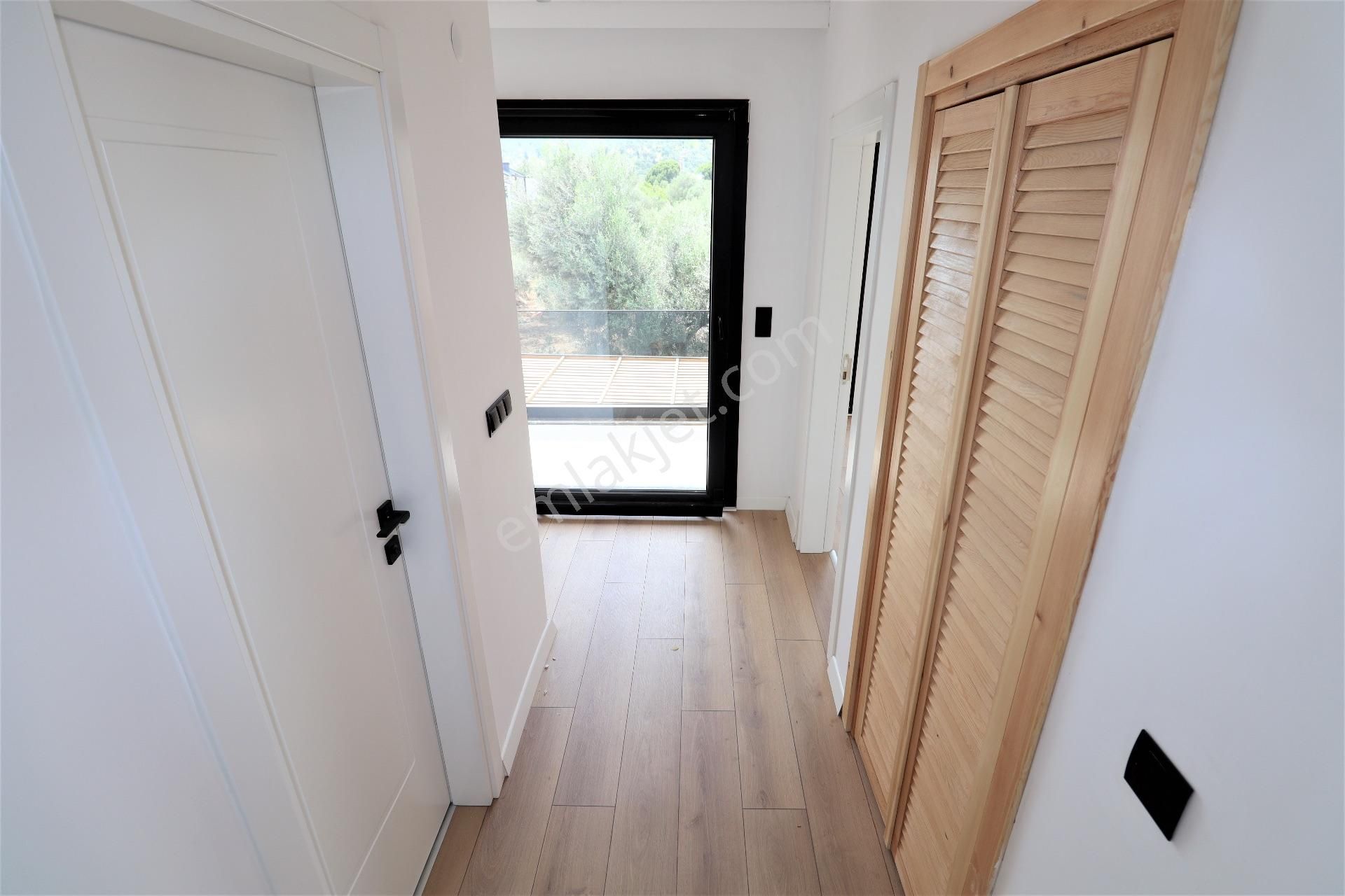 Güre'de Satılık Özel Havuızlu 5+1 Süper Lüks Villa - Görsel 24