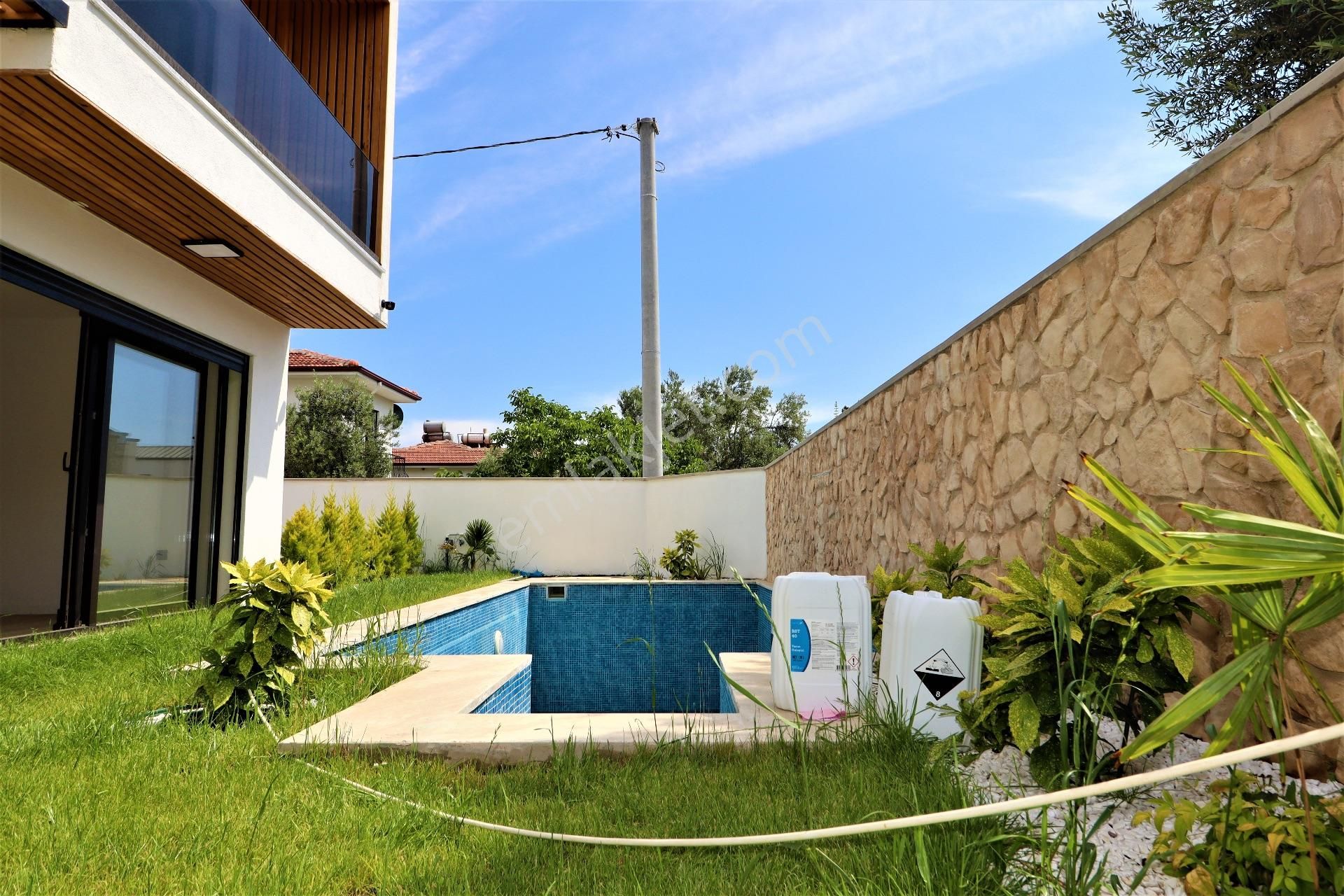 Güre'de Satılık Özel Havuızlu 5+1 Süper Lüks Villa - Görsel 6