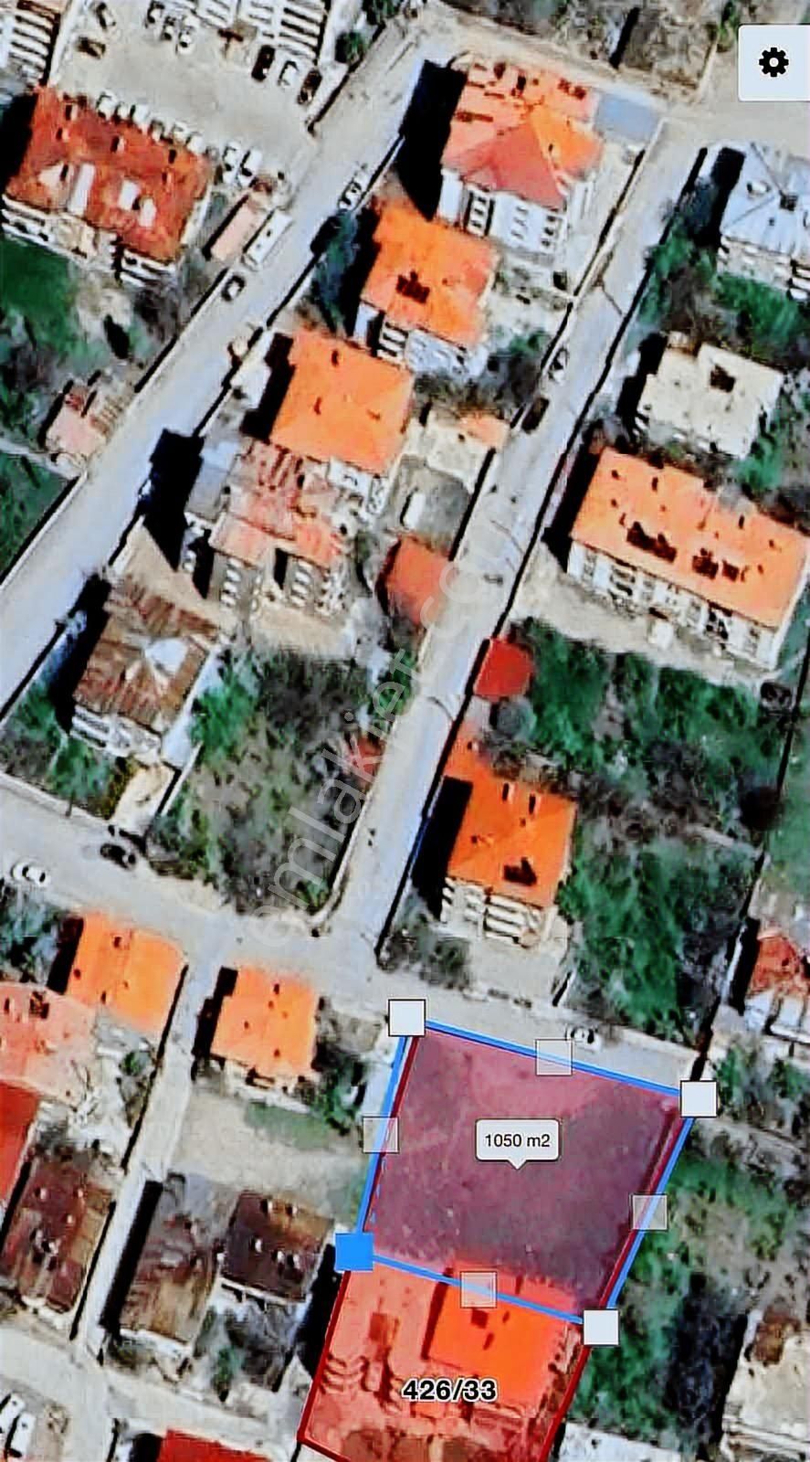 Bronze Gayrimenkul'den Cevdetpaşa'da Satılık Arsa - Görsel 4