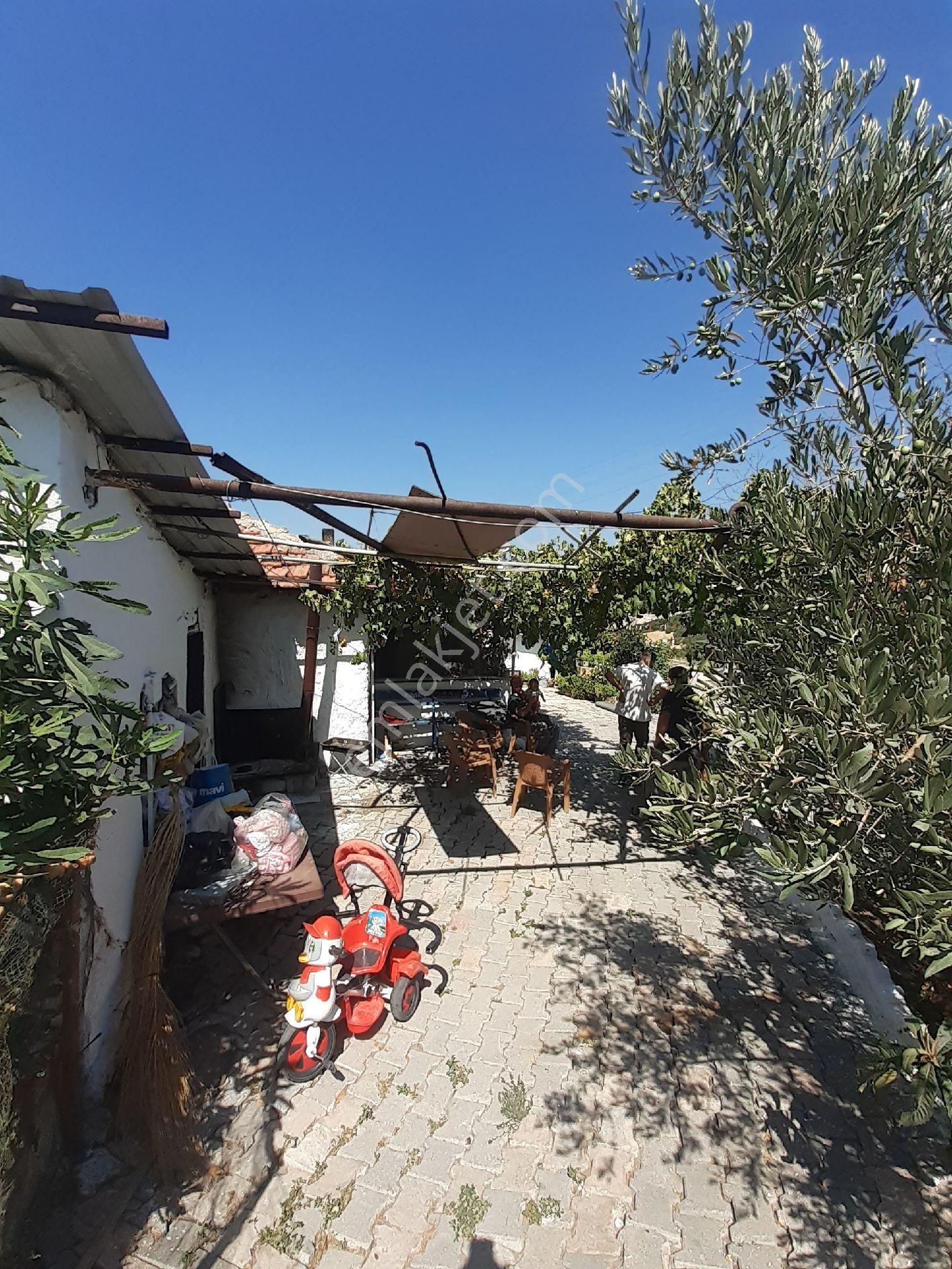 İzmir Kınık Arpaseki Köyü'nde Satılık Müstakil Bahçeli Köy Evi - Görsel 18