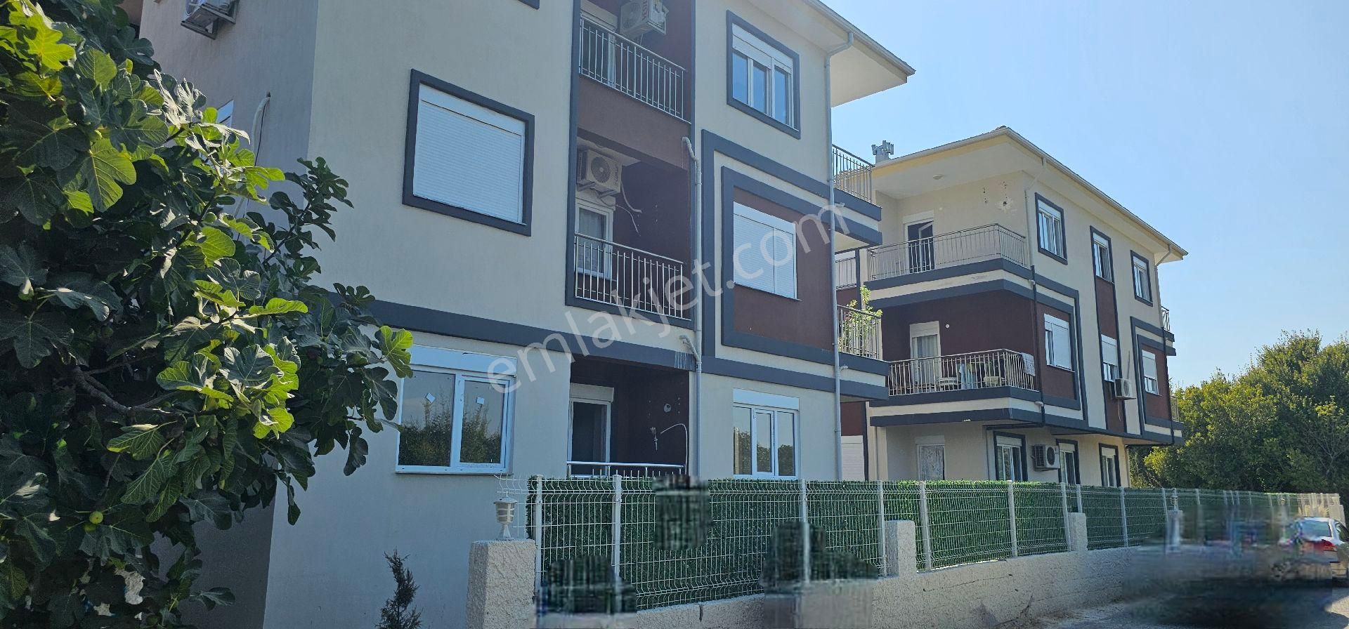 Ilıca İncirlipınar Mevkiinde Site İçi Havuzlu 2+1 Kiralık Daire
