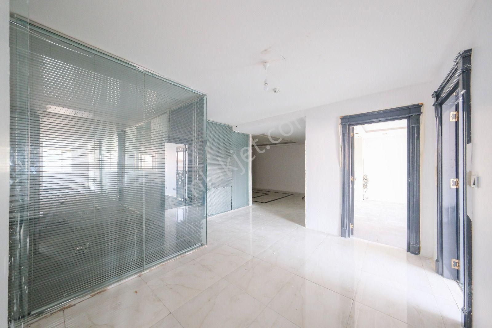 Mükemmel Konumda İşyerine Uygun Kiralık - Görsel 23