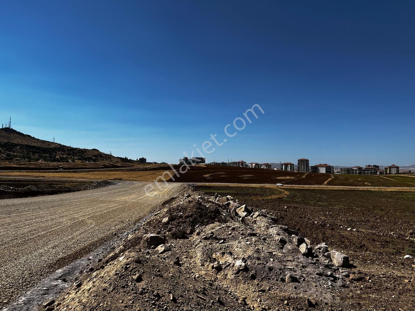 Devlet Hastanesi Yakınında 700 Metre Cadde Üzerinde Açıklamayı Okuyunuz - Görsel 17