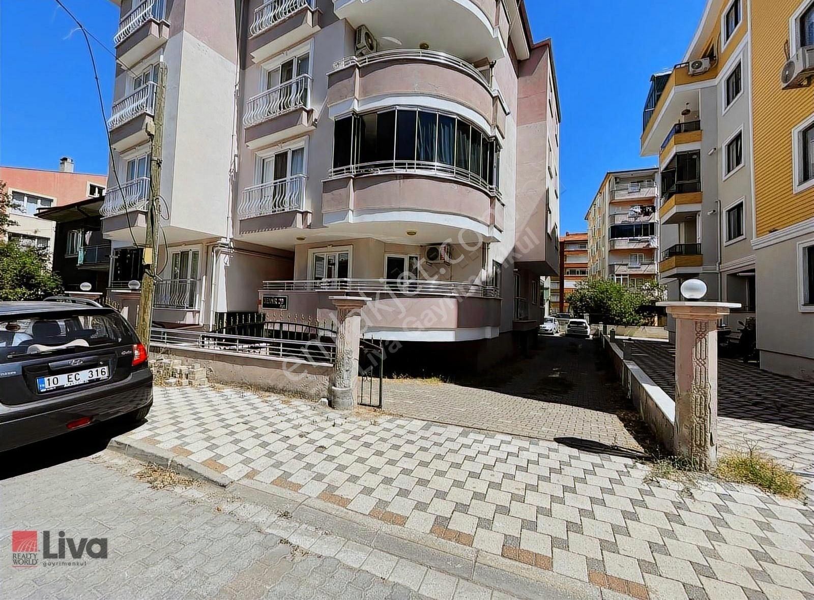 Rw Liva Dan Bahçelievler De Muhteşem Konumda 2+1 Satılık Daire - Görsel 33