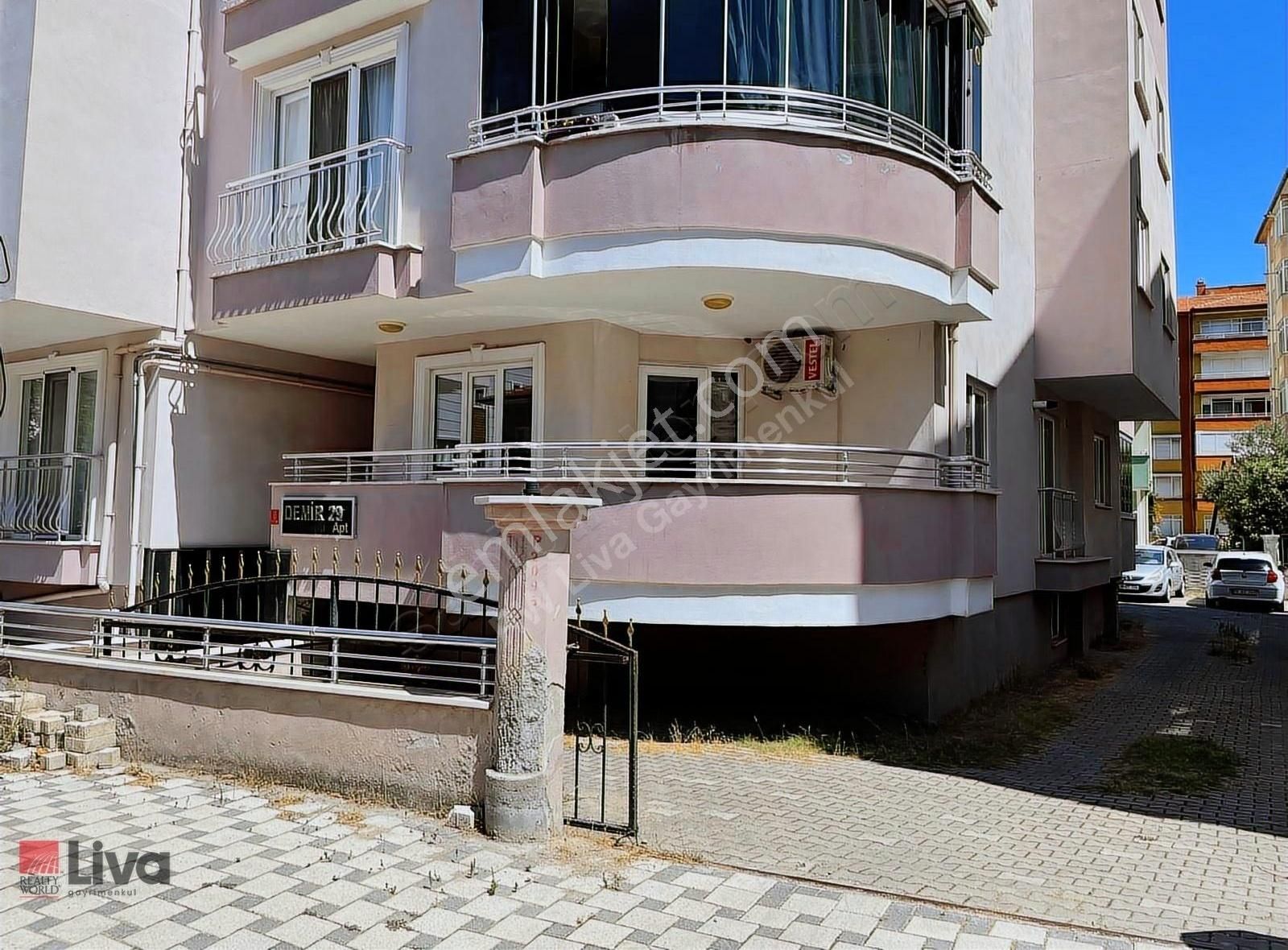 Rw Liva Dan Bahçelievler De Muhteşem Konumda 2+1 Satılık Daire - Görsel 27