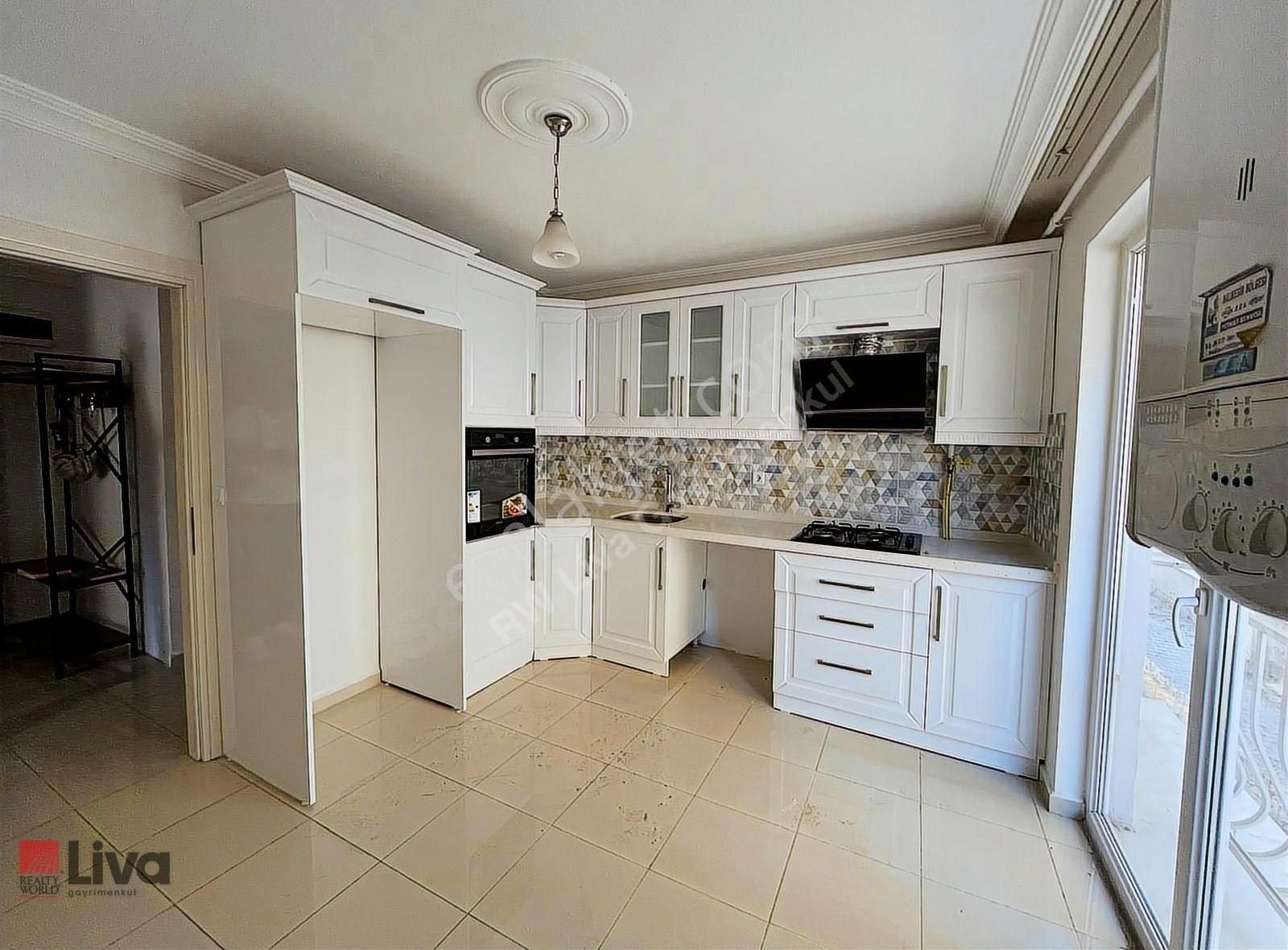 Rw Liva Dan Bahçelievler De Muhteşem Konumda 2+1 Satılık Daire