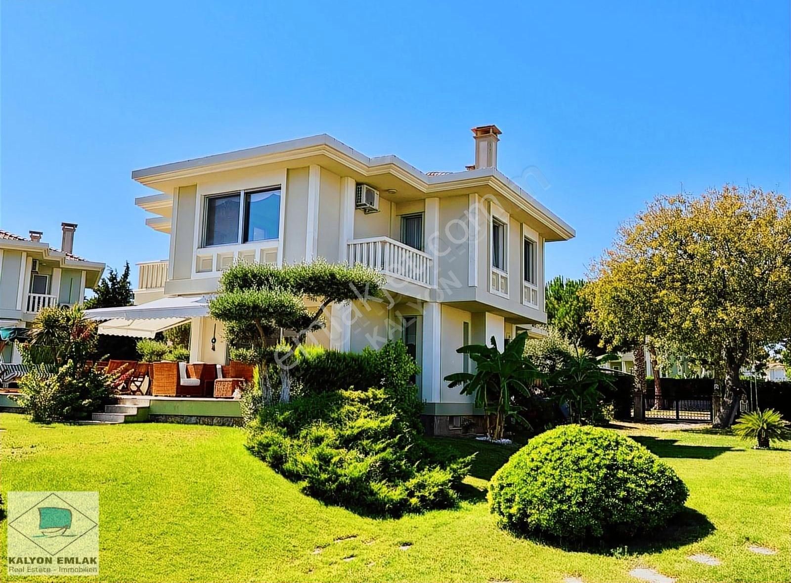 Çeşme Mamurbaba'da Satılık Site İçi Ortak Havuzlu Müstakil Villa - Görsel 2