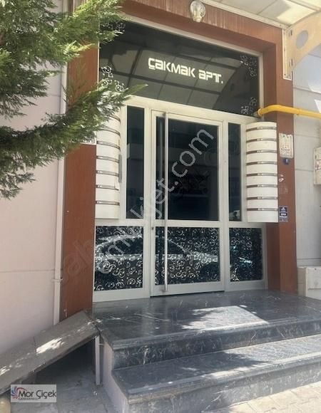 İzmir Karşıyaka'da 2+1 Geniş & Bakımlı Daire...