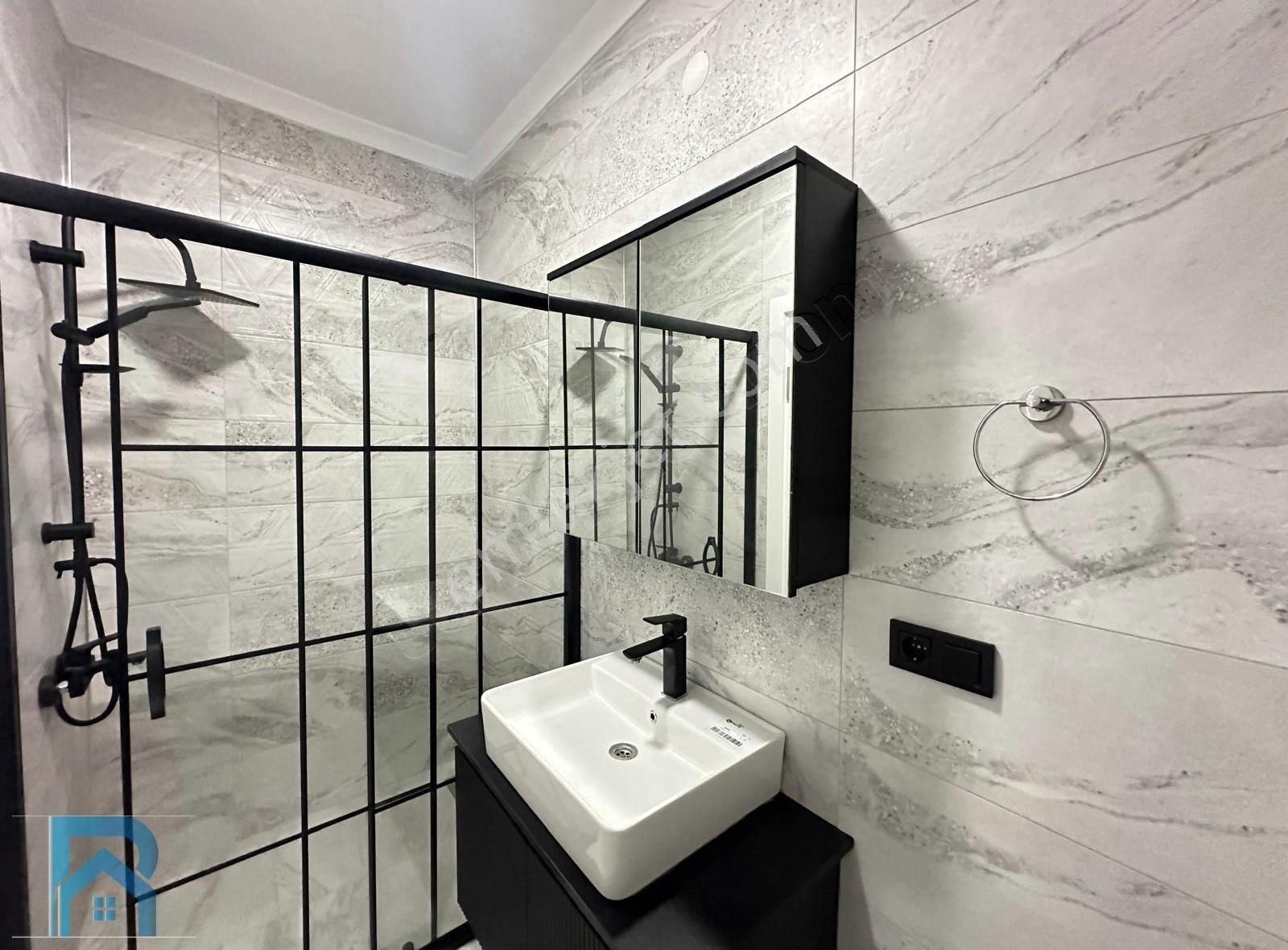 Müstakil Bahçe Birinci Sınıf İşçilik İlçe Merkezinde Villa - Görsel 13