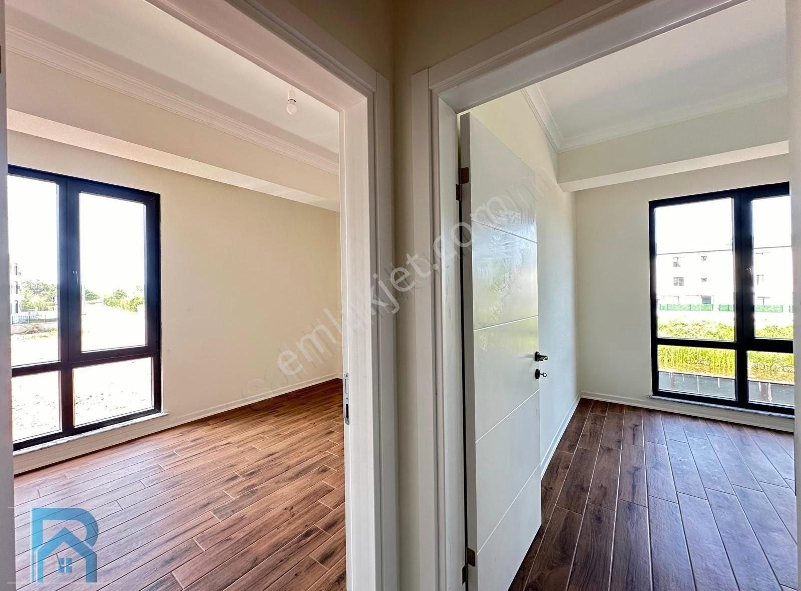 Müstakil Bahçe Birinci Sınıf İşçilik İlçe Merkezinde Villa - Görsel 21