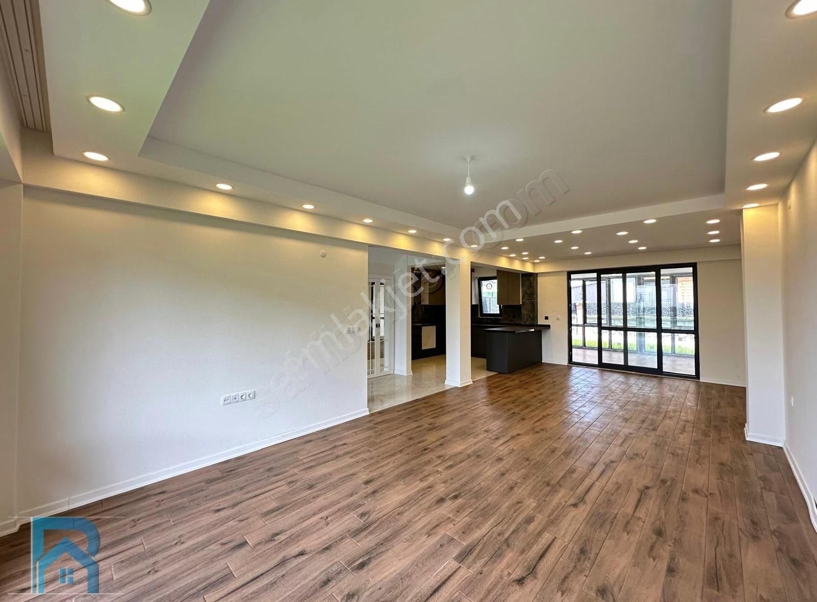 Müstakil Bahçe Birinci Sınıf İşçilik İlçe Merkezinde Villa - Görsel 16