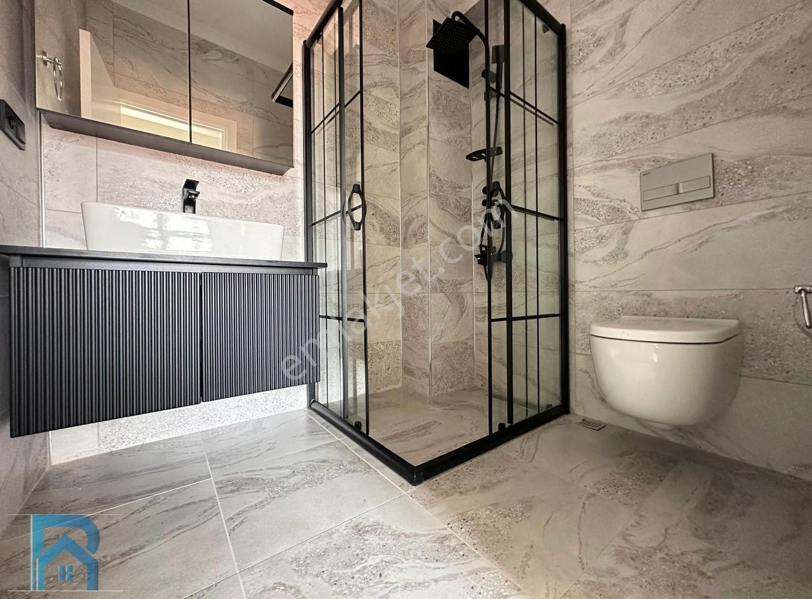 Müstakil Bahçe Birinci Sınıf İşçilik İlçe Merkezinde Villa - Görsel 8