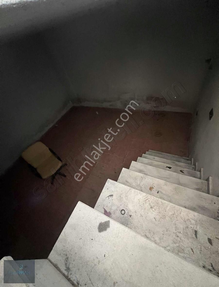 Vehbi Günaçtı Okulu Yakınında Satılık Dükkan