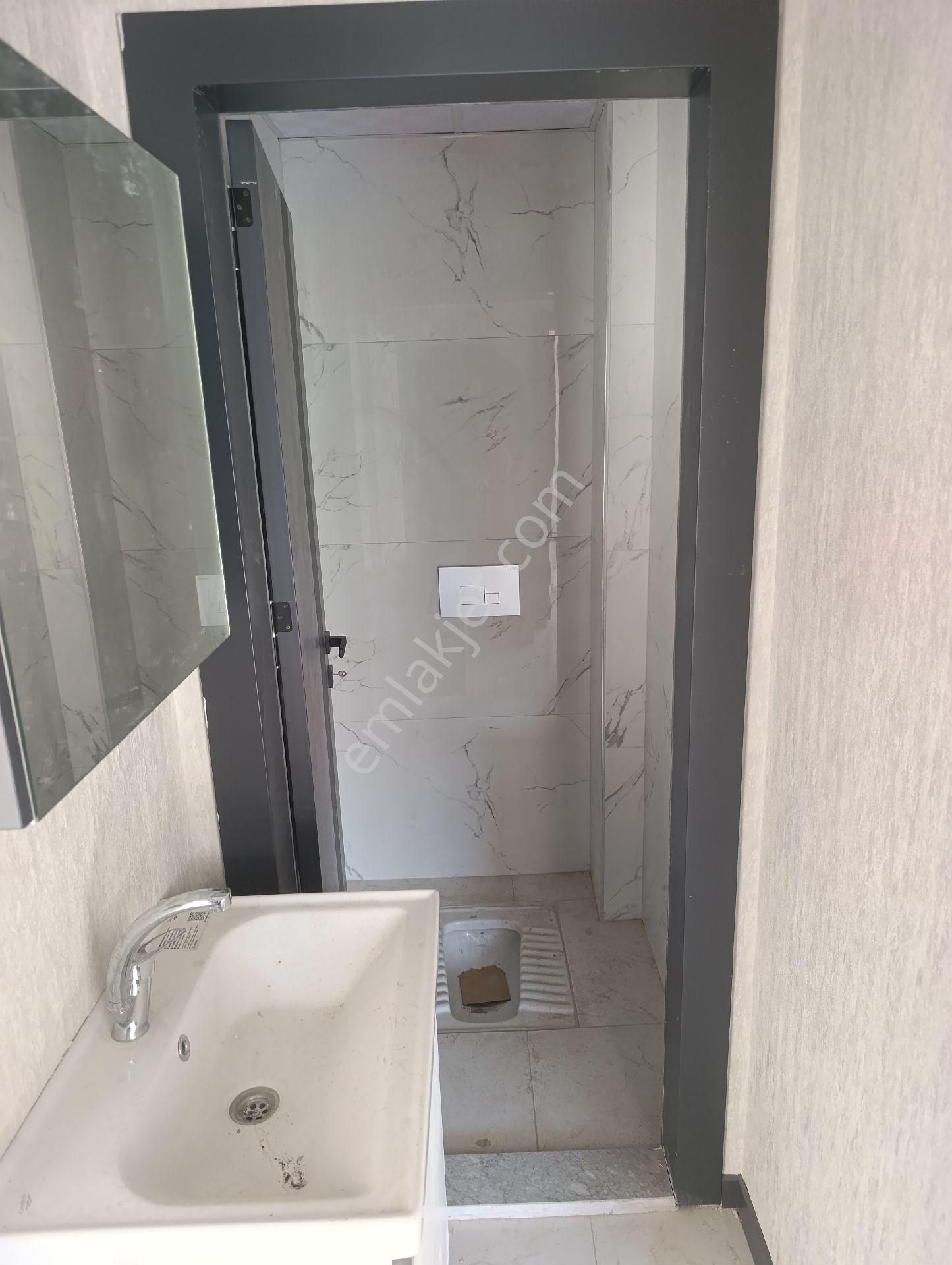 Denizli Merkezefendi Şemikler'de Satılık Lüks Daire 3 Katlı Binanın Ara Katı 2+1 - Görsel 15