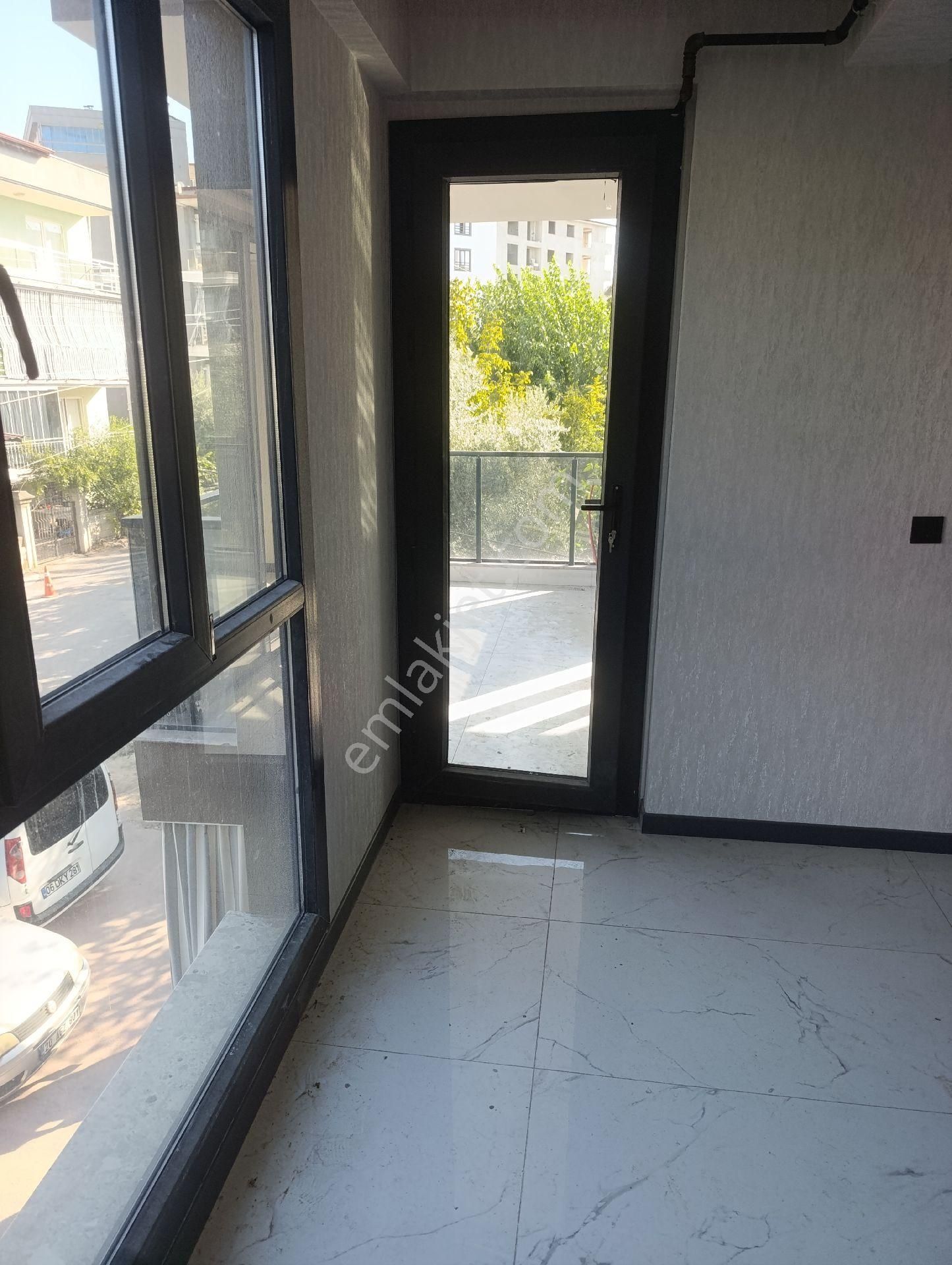 Denizli Merkezefendi Şemikler'de Satılık Lüks Daire 3 Katlı Binanın Ara Katı 2+1 - Görsel 11