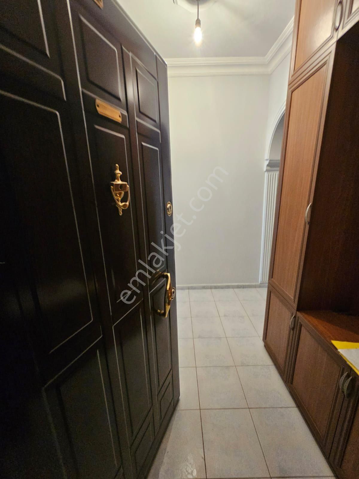 A K Mutludan Yeşilyurtta Ana Cadde Üzeri 3+1 Eşyalı Daire