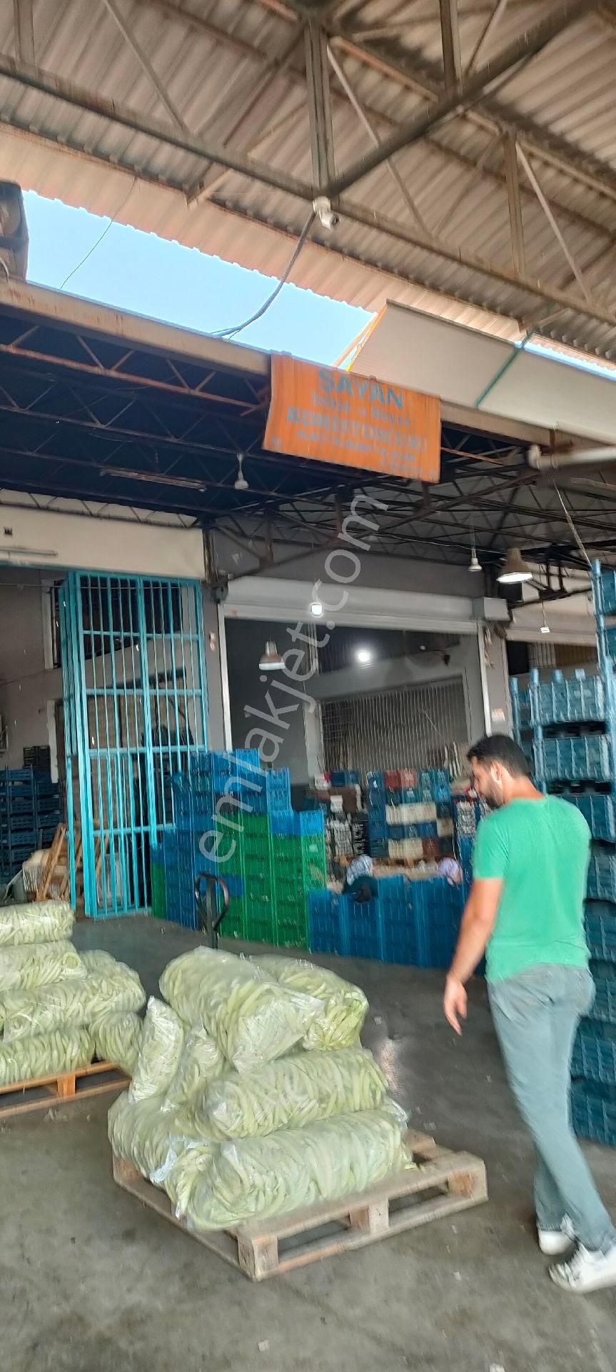 Mersin Toptancı Halde Komisyoncu Dükkanı