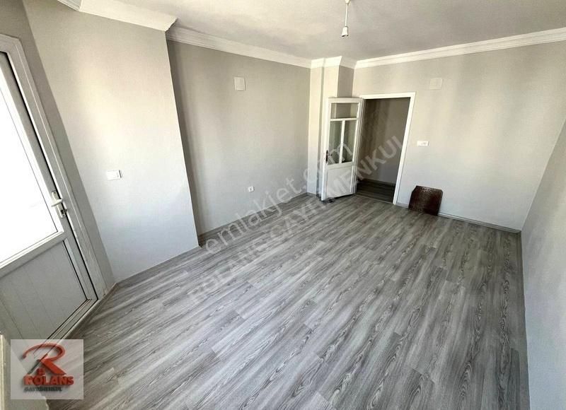 Soli Civarı Yeni Yapılı Bağımsız Mutfaklı 3+1 Ara Kat Daire