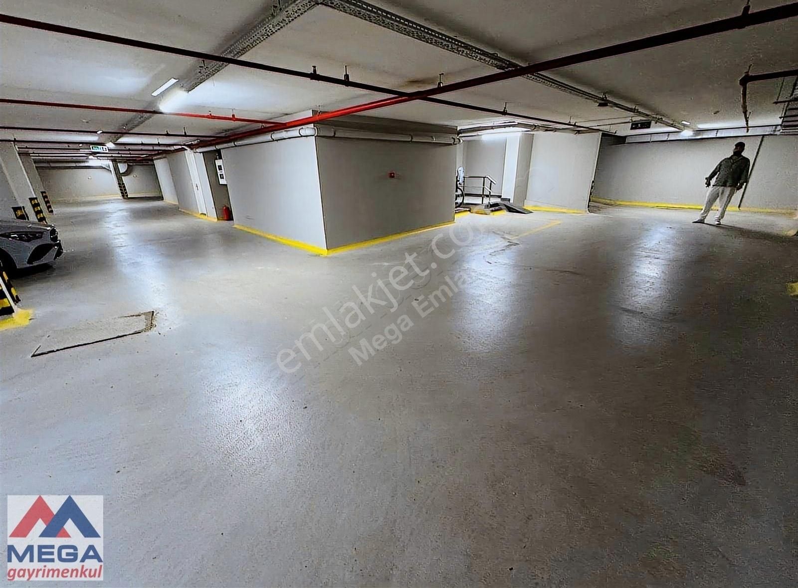 Büyük Klup Ve Sahile Yakın Satılık 4+1 - Görsel 5