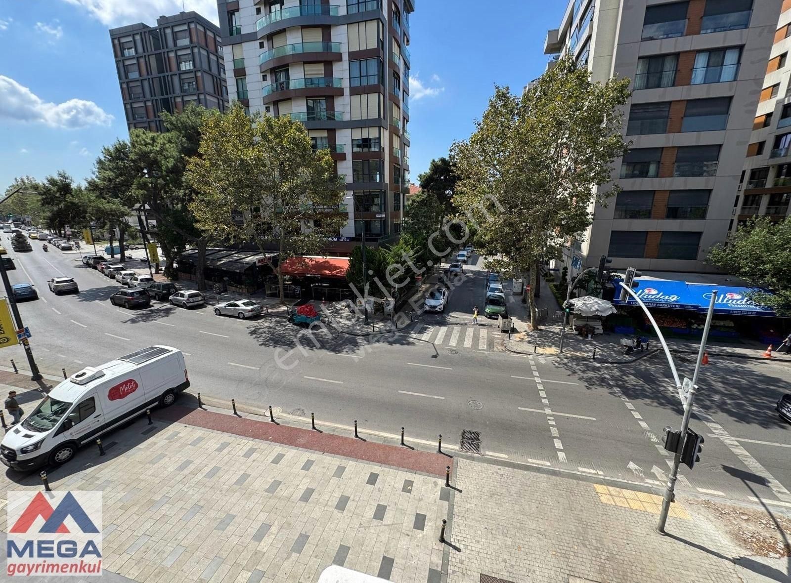 Büyük Klup Ve Sahile Yakın Satılık 4+1 - Görsel 12