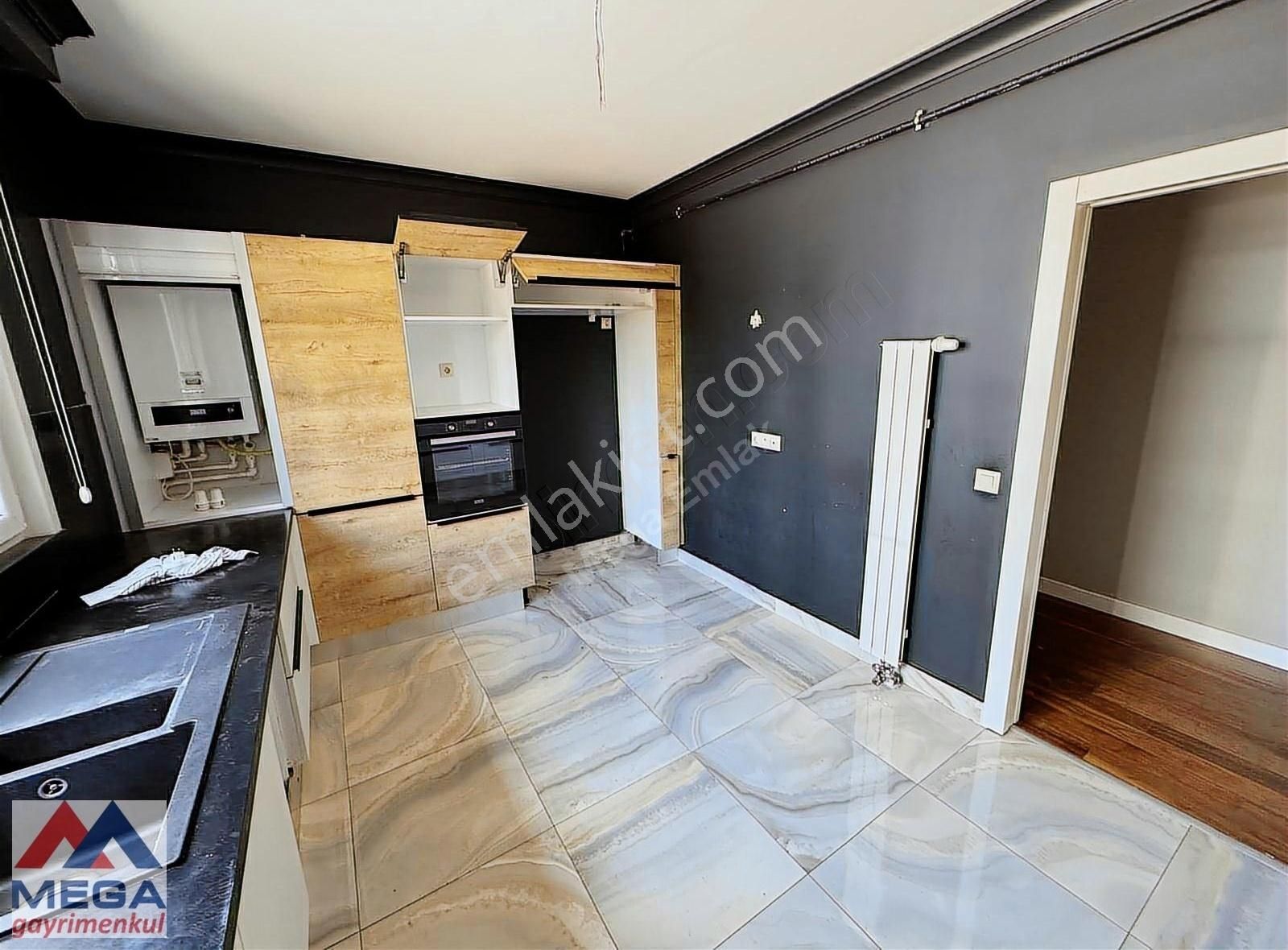 Büyük Klup Ve Sahile Yakın Satılık 4+1 - Görsel 18