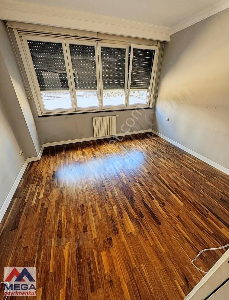 Büyük Klup Ve Sahile Yakın Satılık 4+1 - Görsel 8