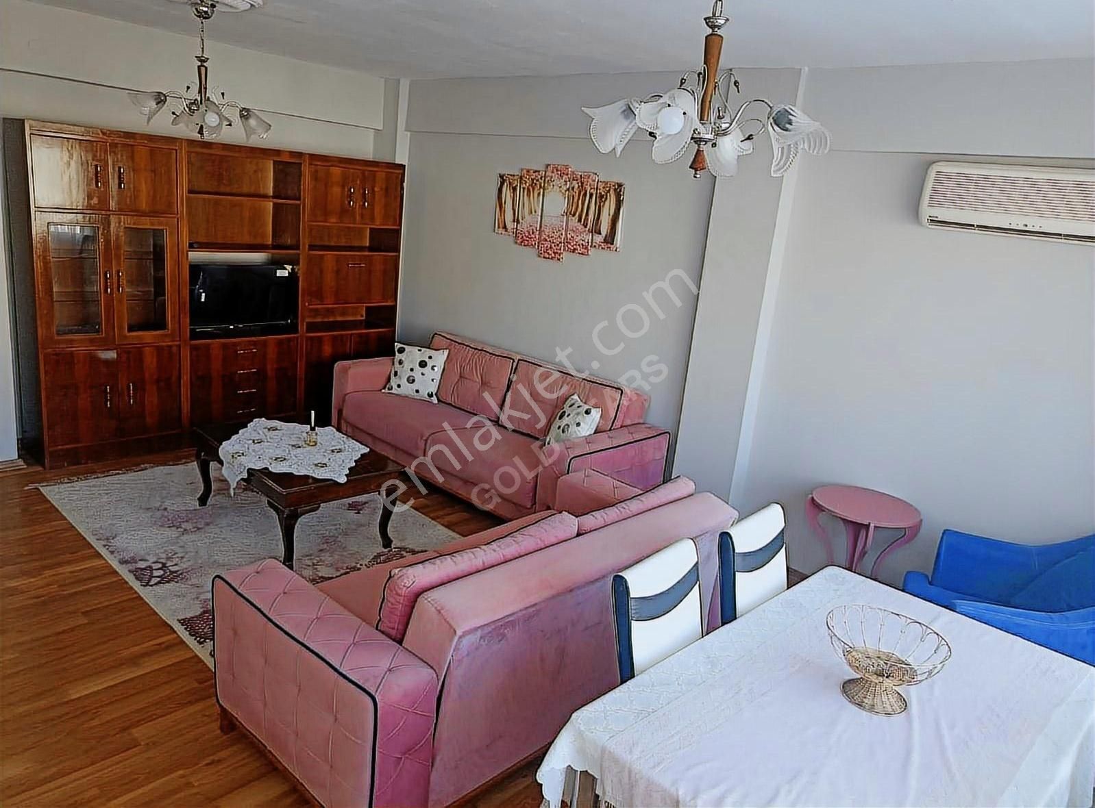 Karşıyaka Alaybey De Eşyalı Kiralık Daire 2+1