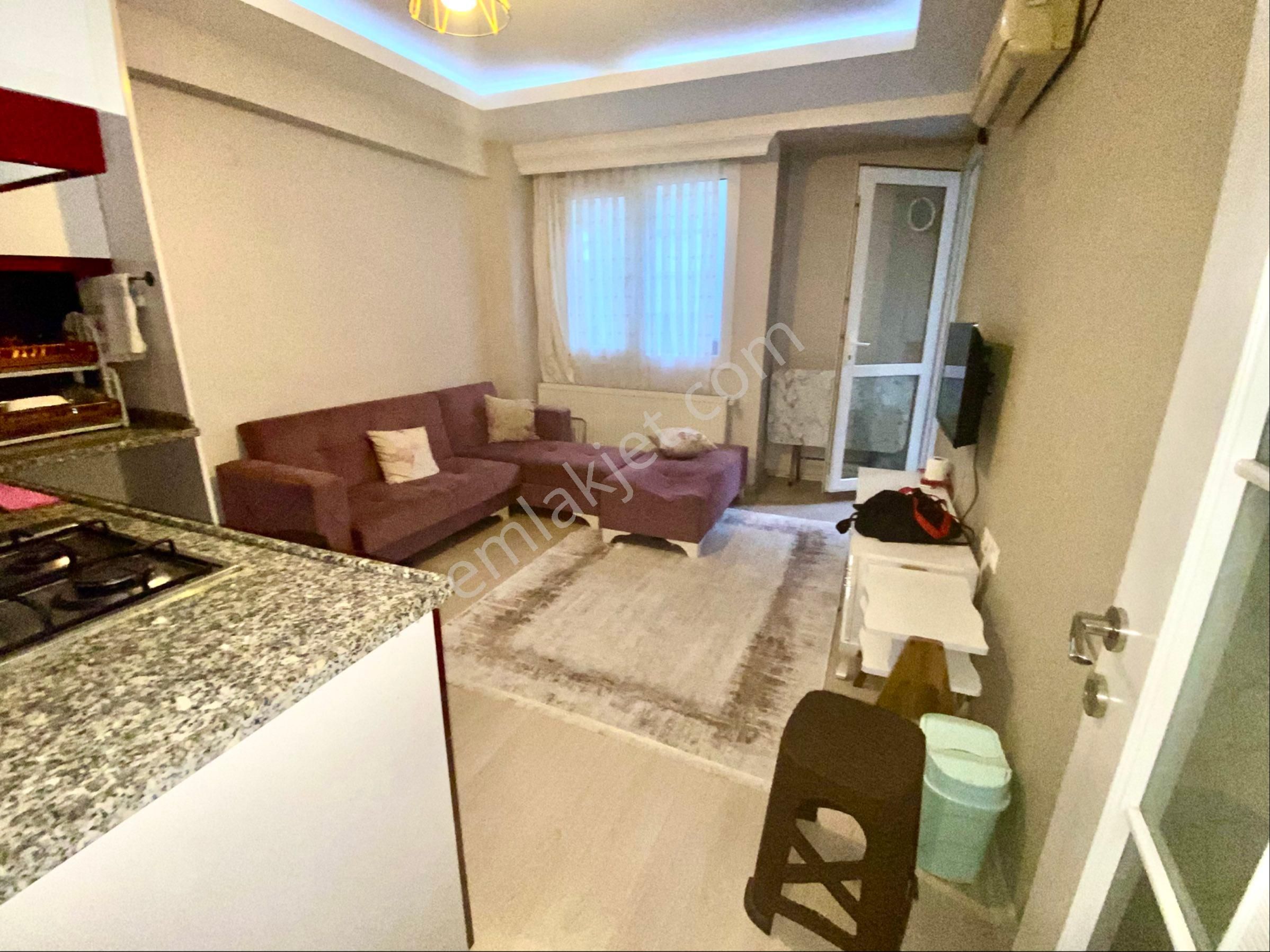 Arga'dan Buca Çevik Bir Yakını Eşyalı D.gazlı 1+1 Kiralık Daire.