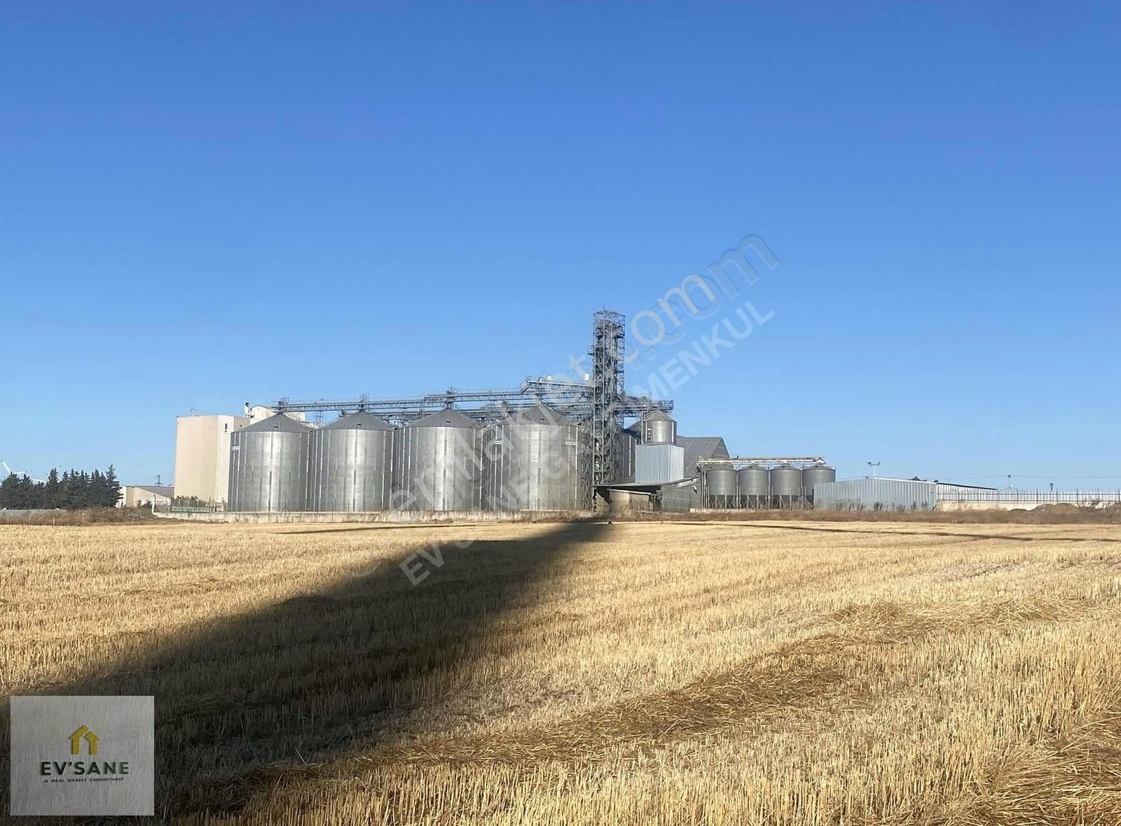 Fenerköyde 299 M²kadastro Yolu Olan Yerleşime Fabrikalara Yakın