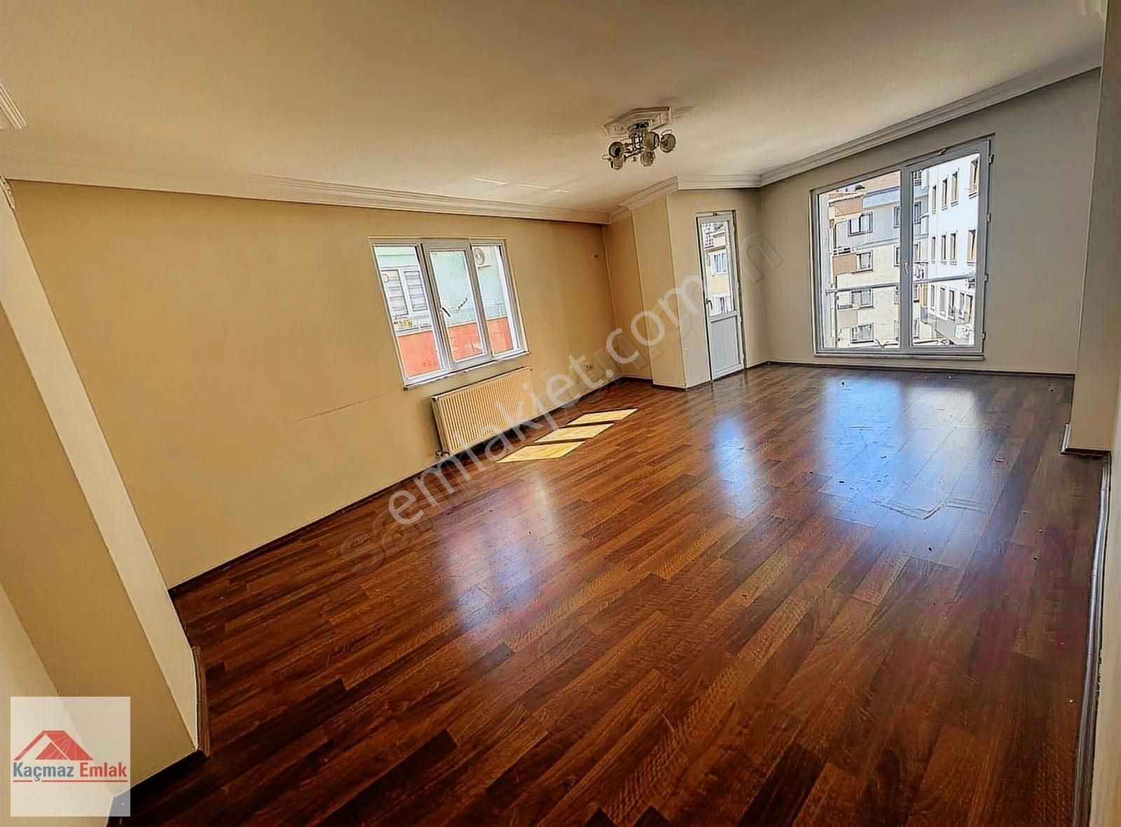 Maltepe Fındıklı'da Ebeveyn Banyolu Balkonlu 3+1 Kiralık Daire