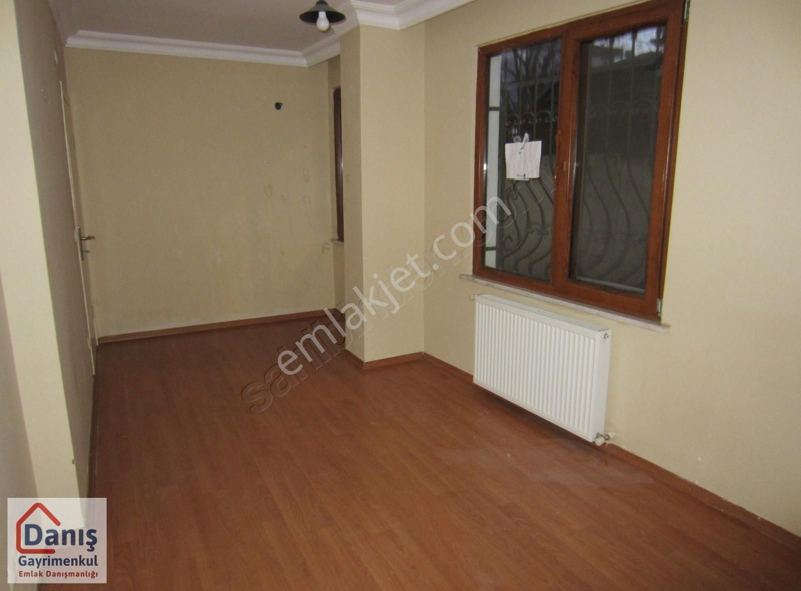 Bulgurlu Metroya 4 Dk. 5 Yaşında 2+1 Bahçe Katı