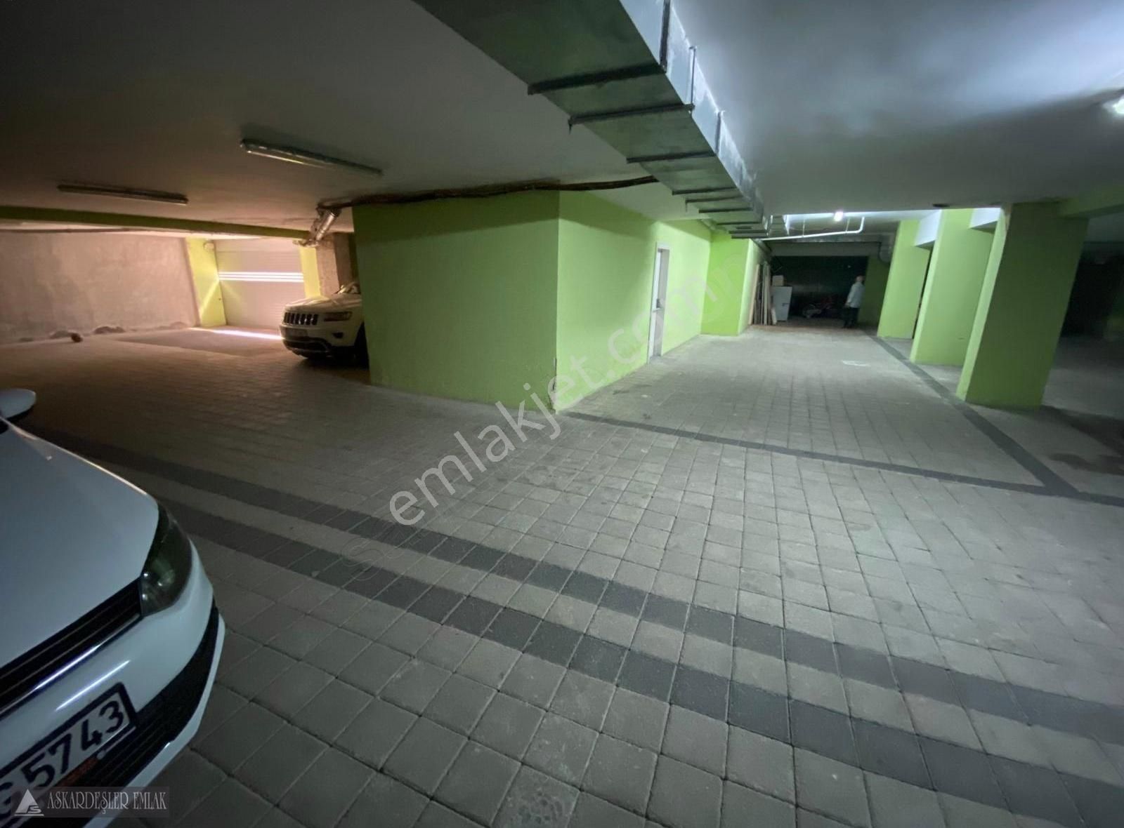 Süreyya Plajında Ebeveyn Banyolu Kiralık 3+1 Net 100 M² Daire