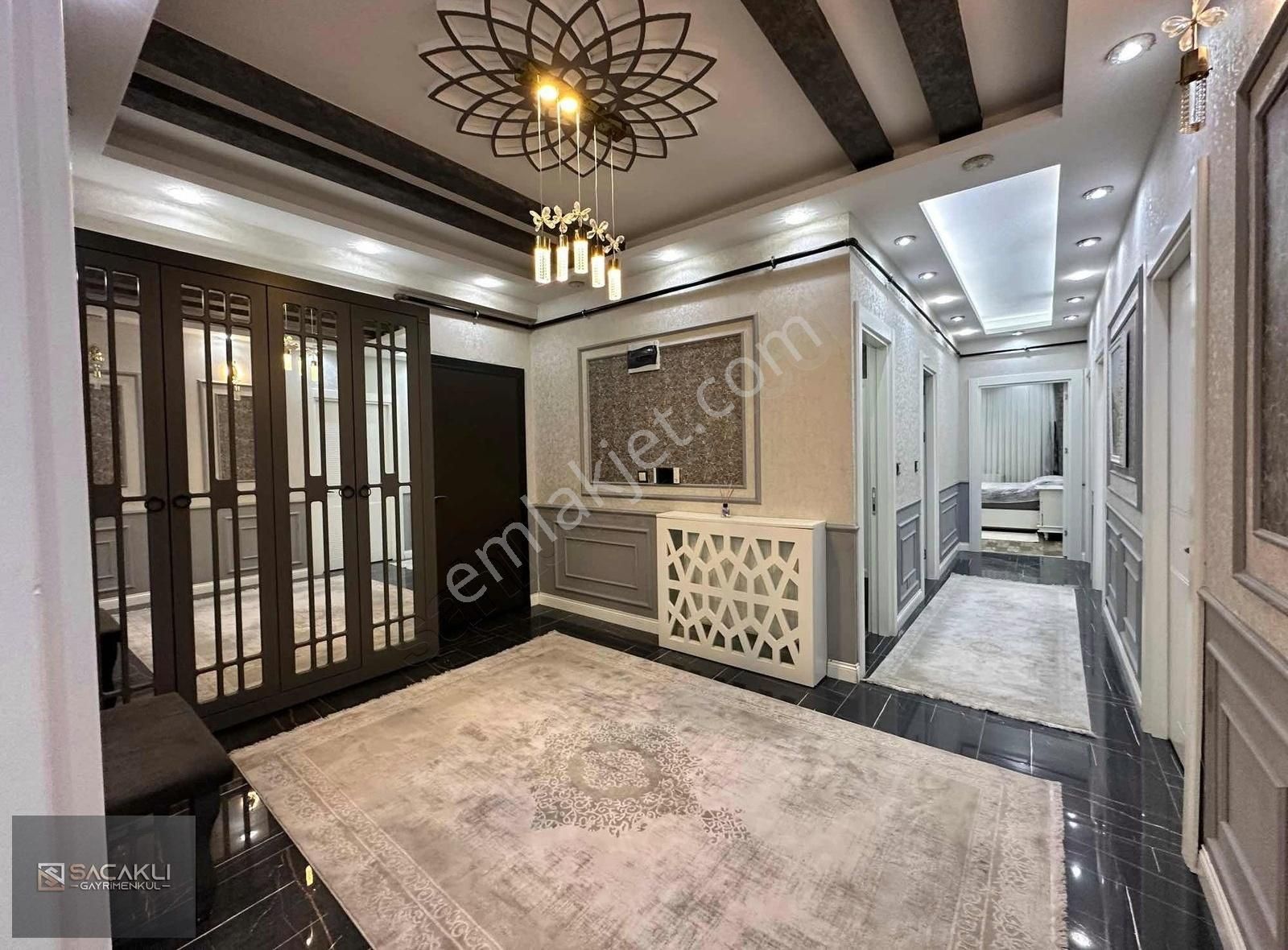 Kadir Saçaklı Emlak - 2. 35 Te , 5 Odalı Delüx Daire