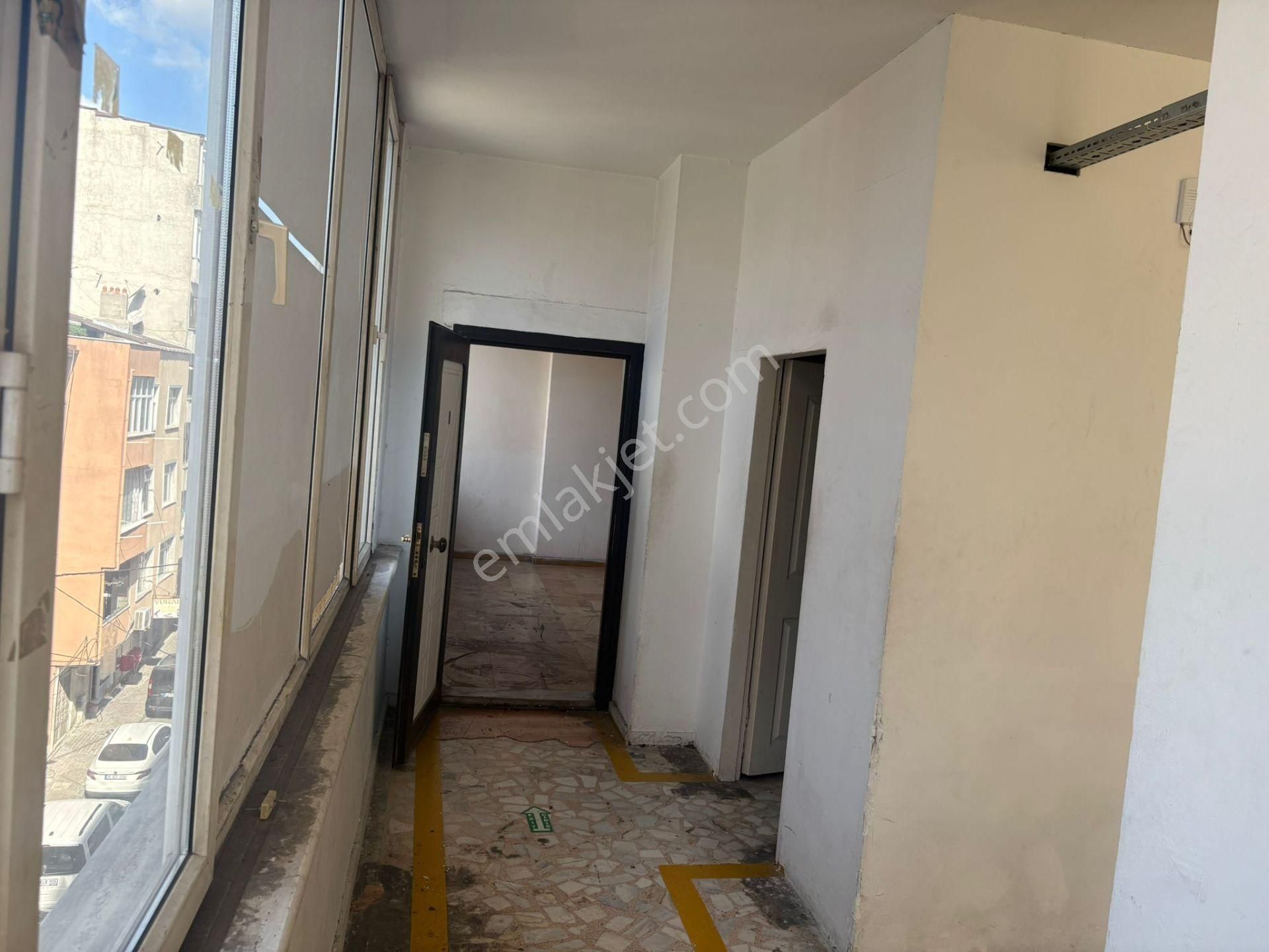 Atatürk Mah. Cadde Üzeri 200 M² Bölmesiz Ferah İş Hanı Katı - Görsel 3