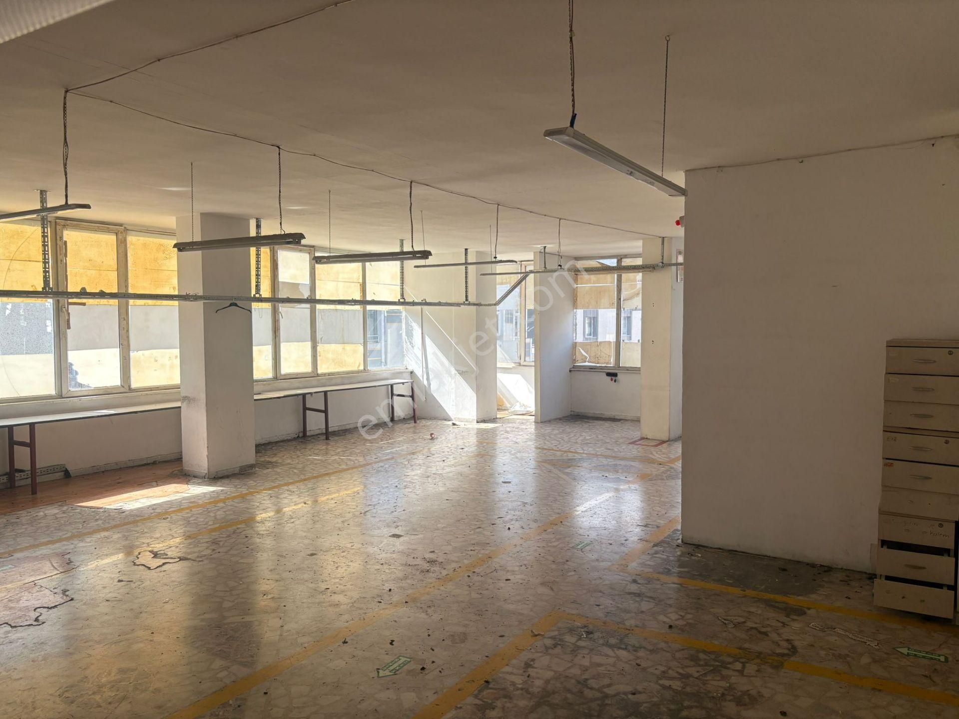 Atatürk Mah. Cadde Üzeri 200 M² Bölmesiz Ferah İş Hanı Katı - Görsel 4