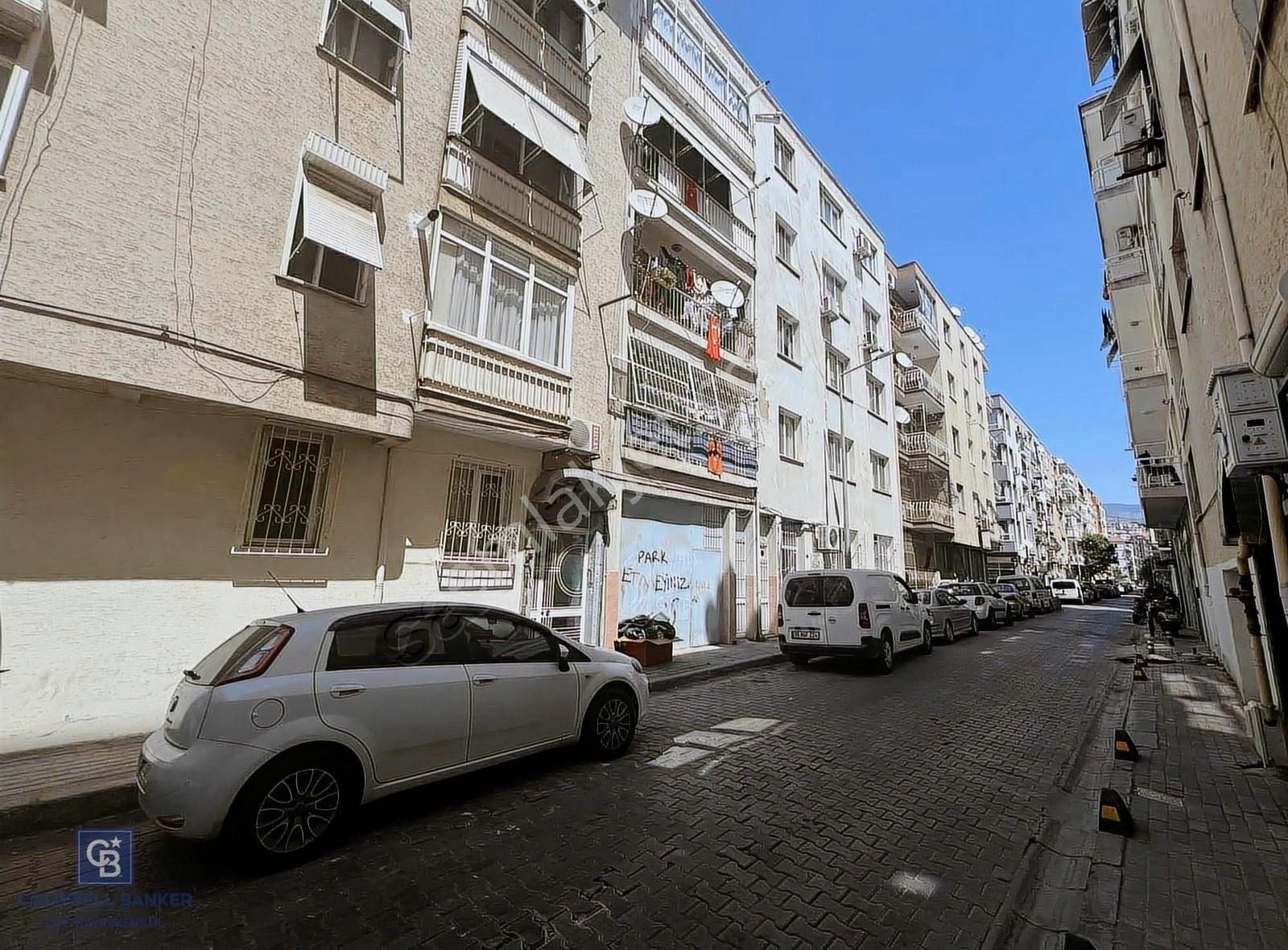 Karşıyaka Tersane Mahallesi Sahile Yakın 2+1 Kiralık Daire