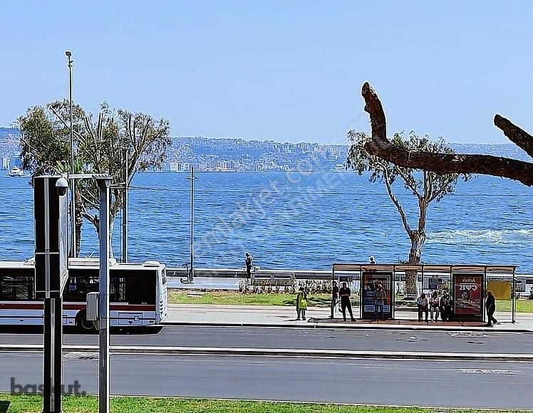 Başkut Emlak'tan Karşıyaka Sahilde 2+1 Eşyalı Yalı Dairesi
