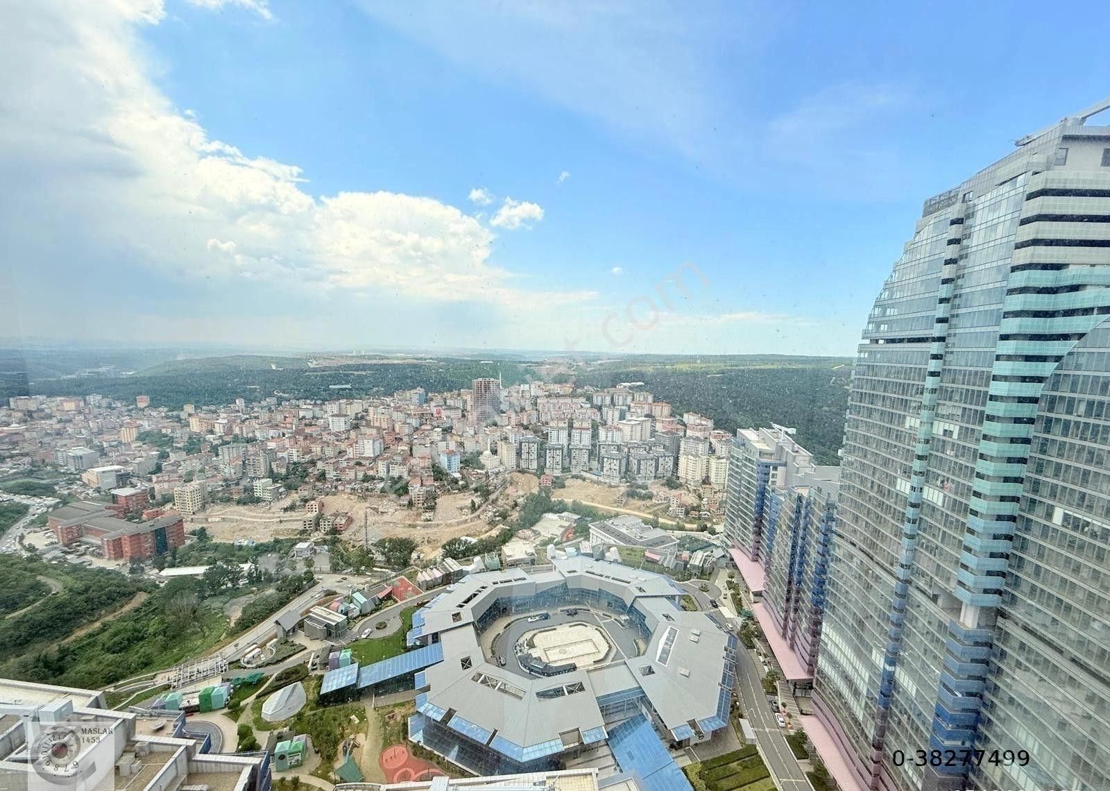 Maslak 1453 Ağaoğlu Sitesi 3.5 Daire Yüksek Kat Ferah İçi Dekorlu Boş Daire