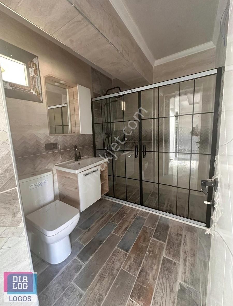 Dikili Çandarlıda 300m2 Bahçe İçerisinde Havuzlu Müstakil Villa