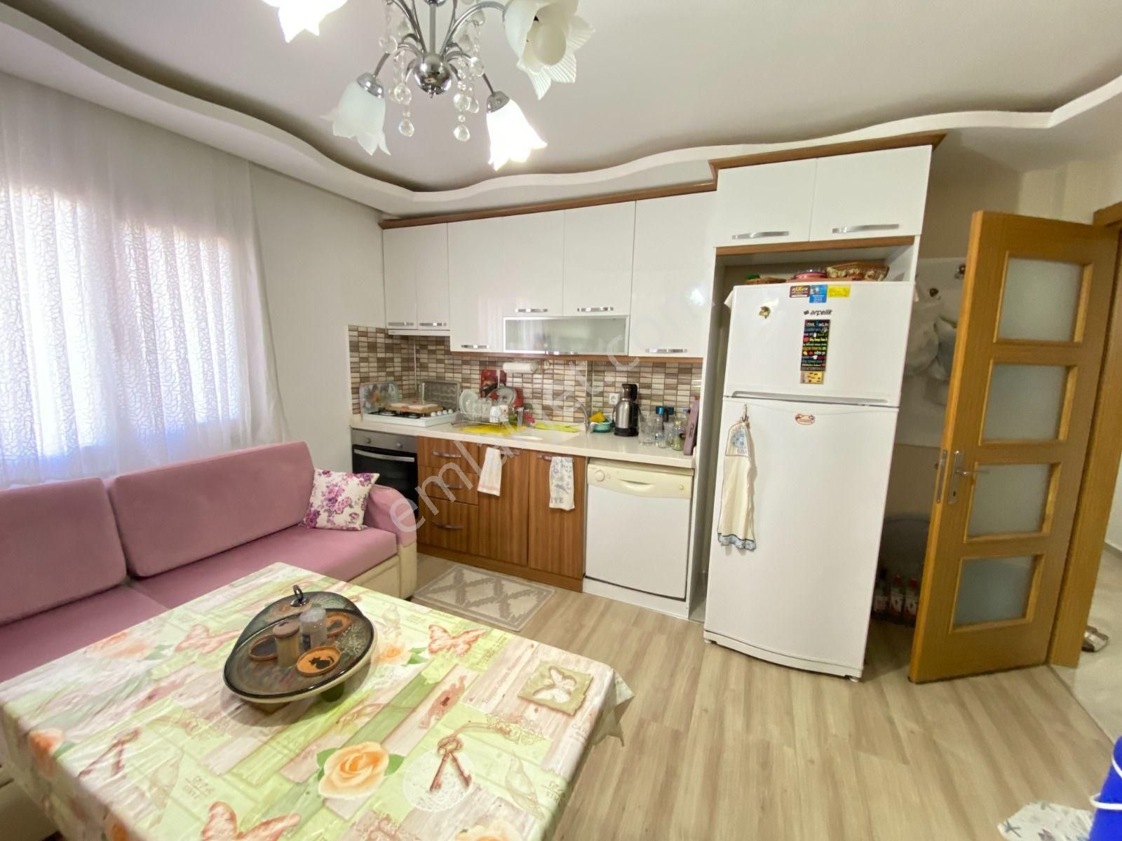 Ürkmez Merkez De Havadar Ferah Satılık Temiz 2+1 Daire