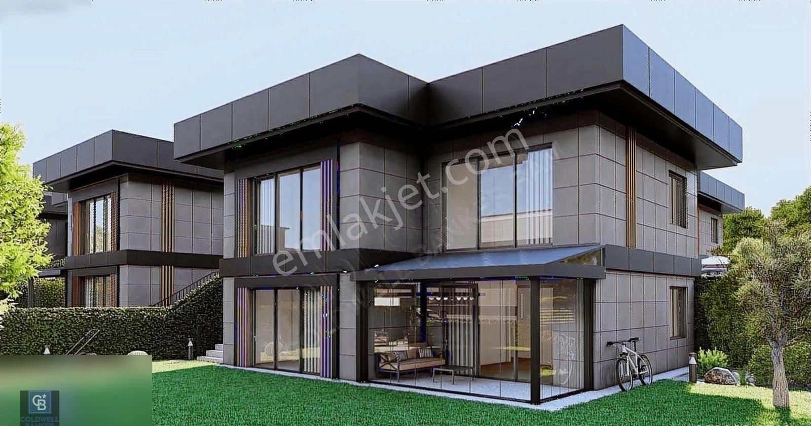 Satılık Arnavutköy Durusu'da Göl Ve Orman Manzaralı 4+1 Villa