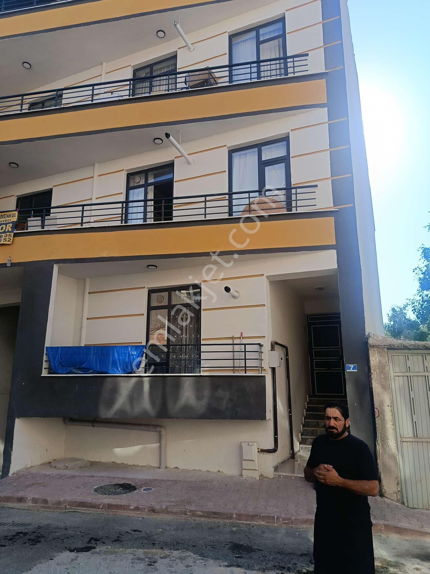 Nakiboğlu Mh Sedirler Kavşağı Yakını Satılık 2+1 Yüksek Giriş Daire