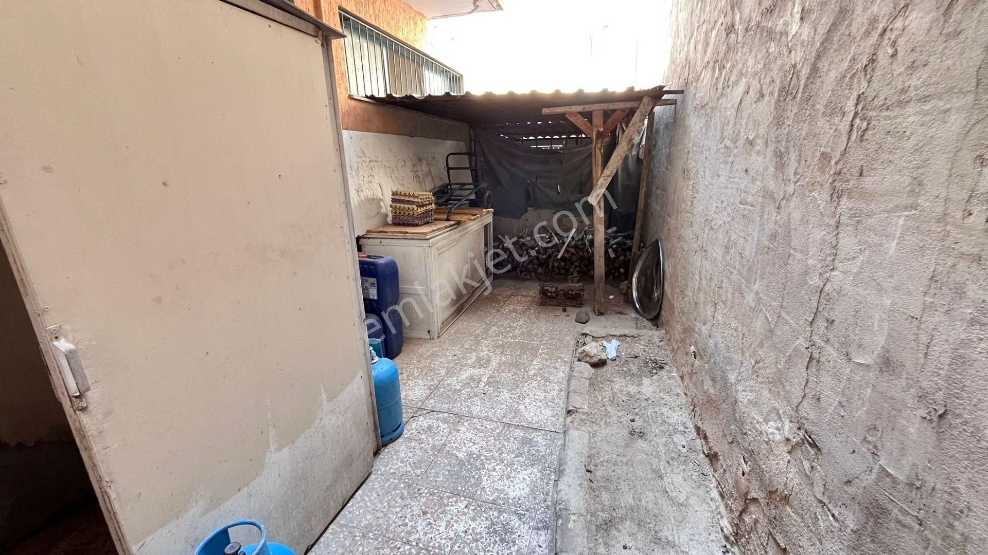 Karabağlar Bozyaka Kapalı Pazar Yakını Satılık Karafırınlı Dükkan - Görsel 8