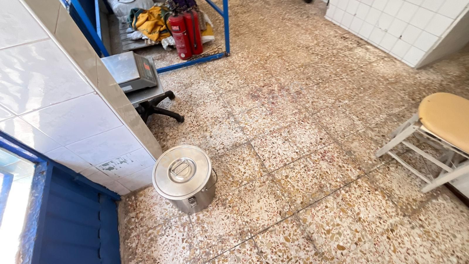 Karabağlar Bozyaka Kapalı Pazar Yakını Satılık Karafırınlı Dükkan - Görsel 5