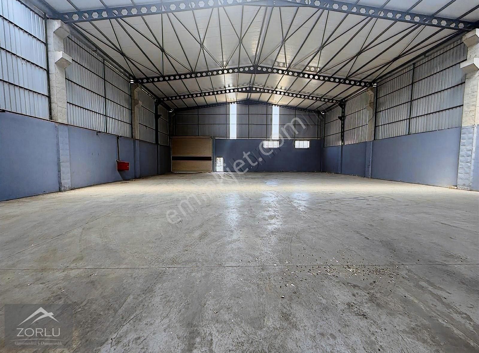 Zorlu Gayrimenkul'den Güzelevler Mah'de 1750m2 Kiralık Depo - Görsel 5