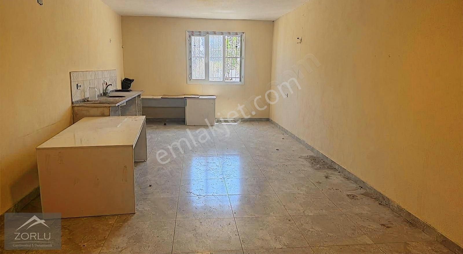 Zorlu Gayrimenkul'den Güzelevler Mah'de 1750m2 Kiralık Depo - Görsel 8