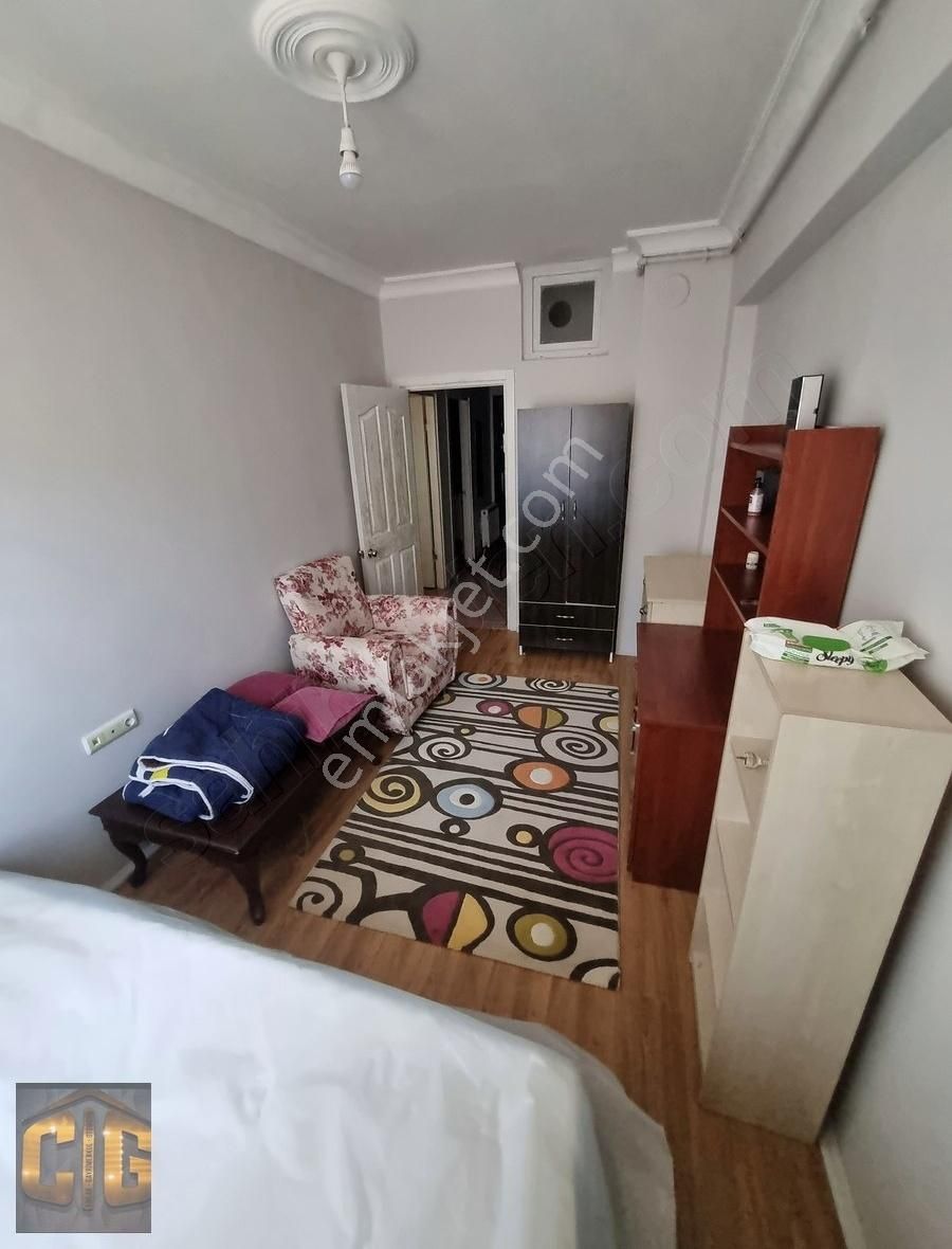İçem Kapı Karsısı Arakat Eşyalı 1+1