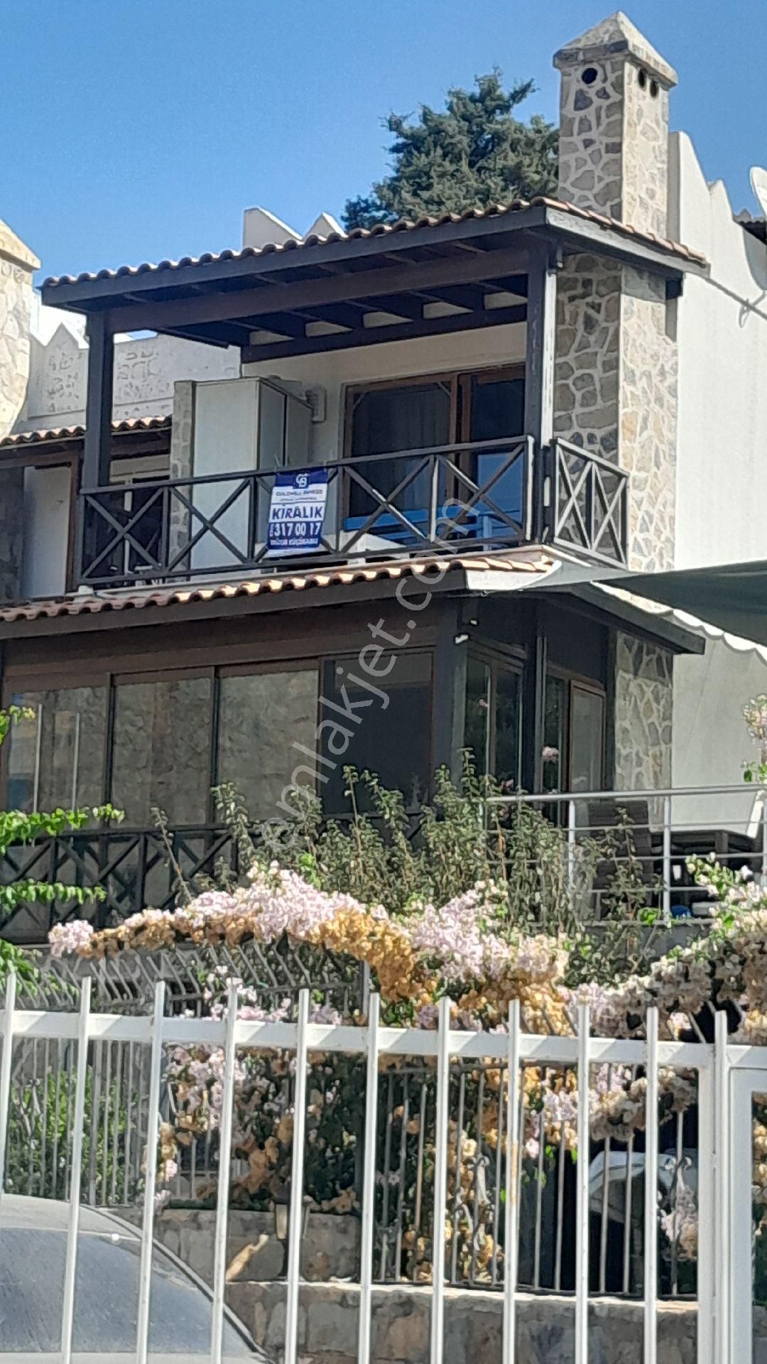 Bodrum Yalıkavak'da Deniz Manzaralı Dubleks Kiralık Villa