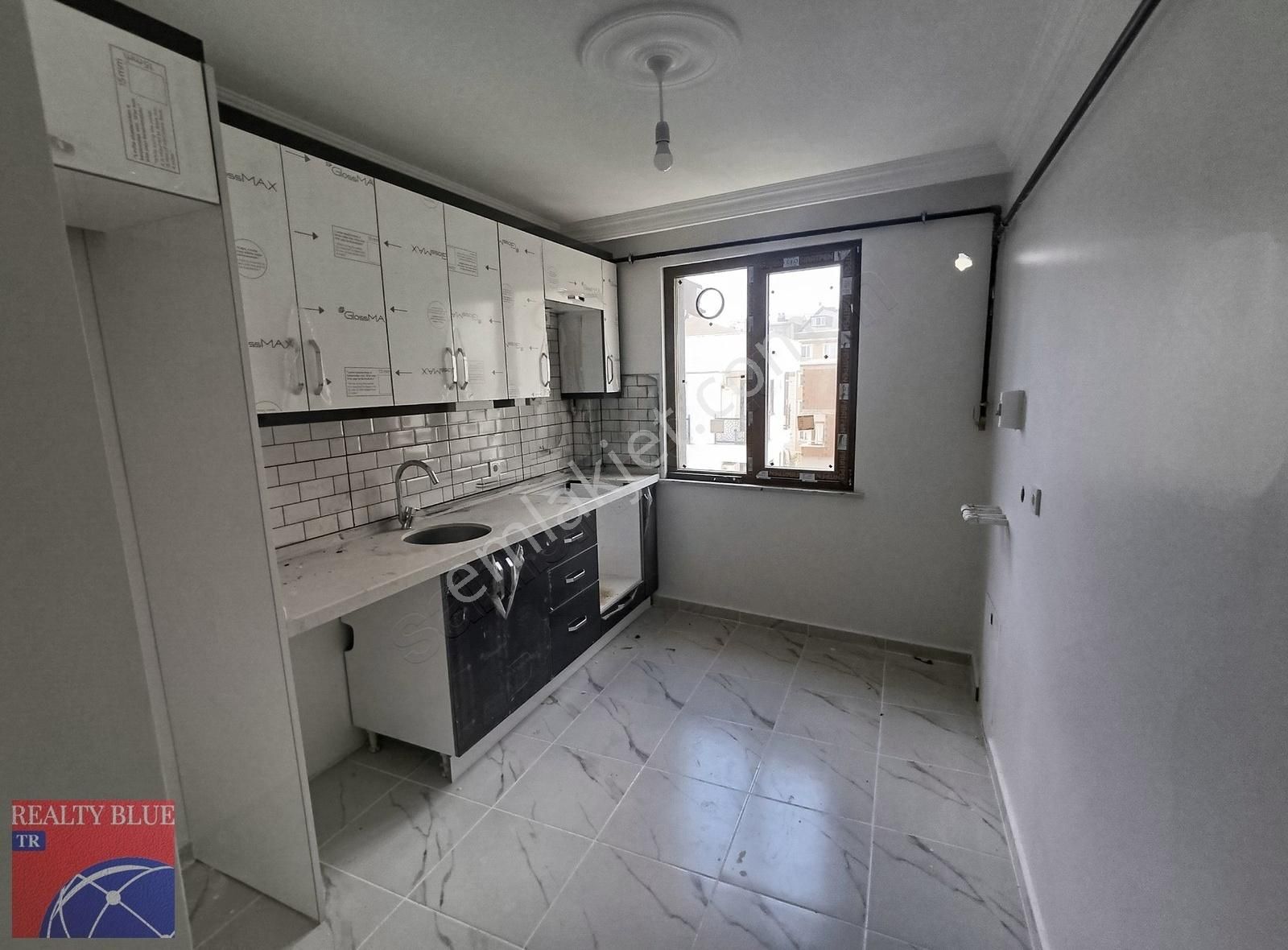 Samandıra Abdurrahman Gazi Mah De Kiralık 2+1 Daire